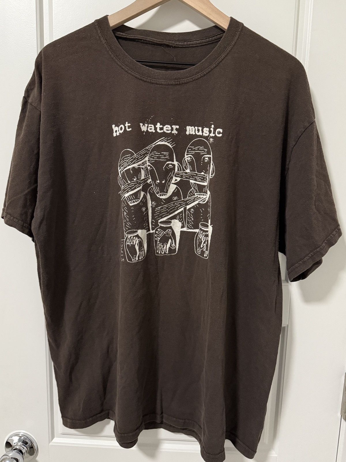 Band Tees HOT WATER MUSIC Size US XL / EU 56 / 4 - 1 Thumbnail