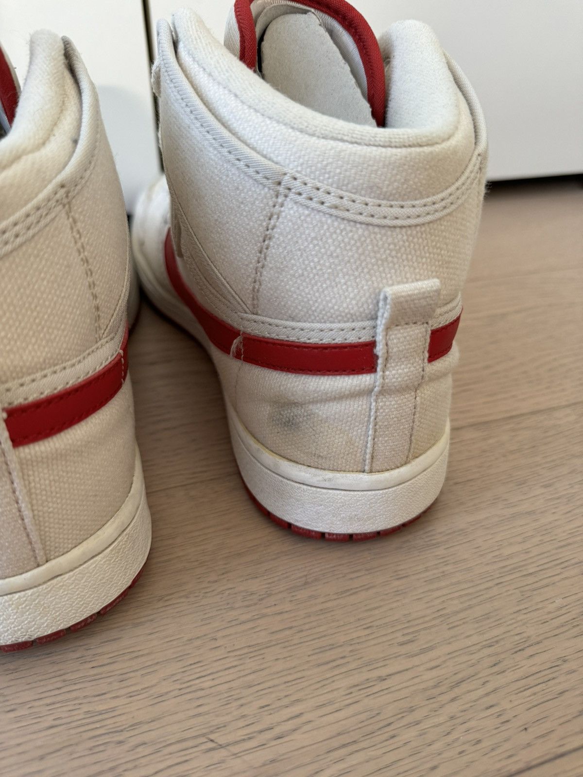 Jordan Brand 2010 Jordan 1 AJKO Vintage White Red 10 Size US 10 / EU 43 - 6 Thumbnail