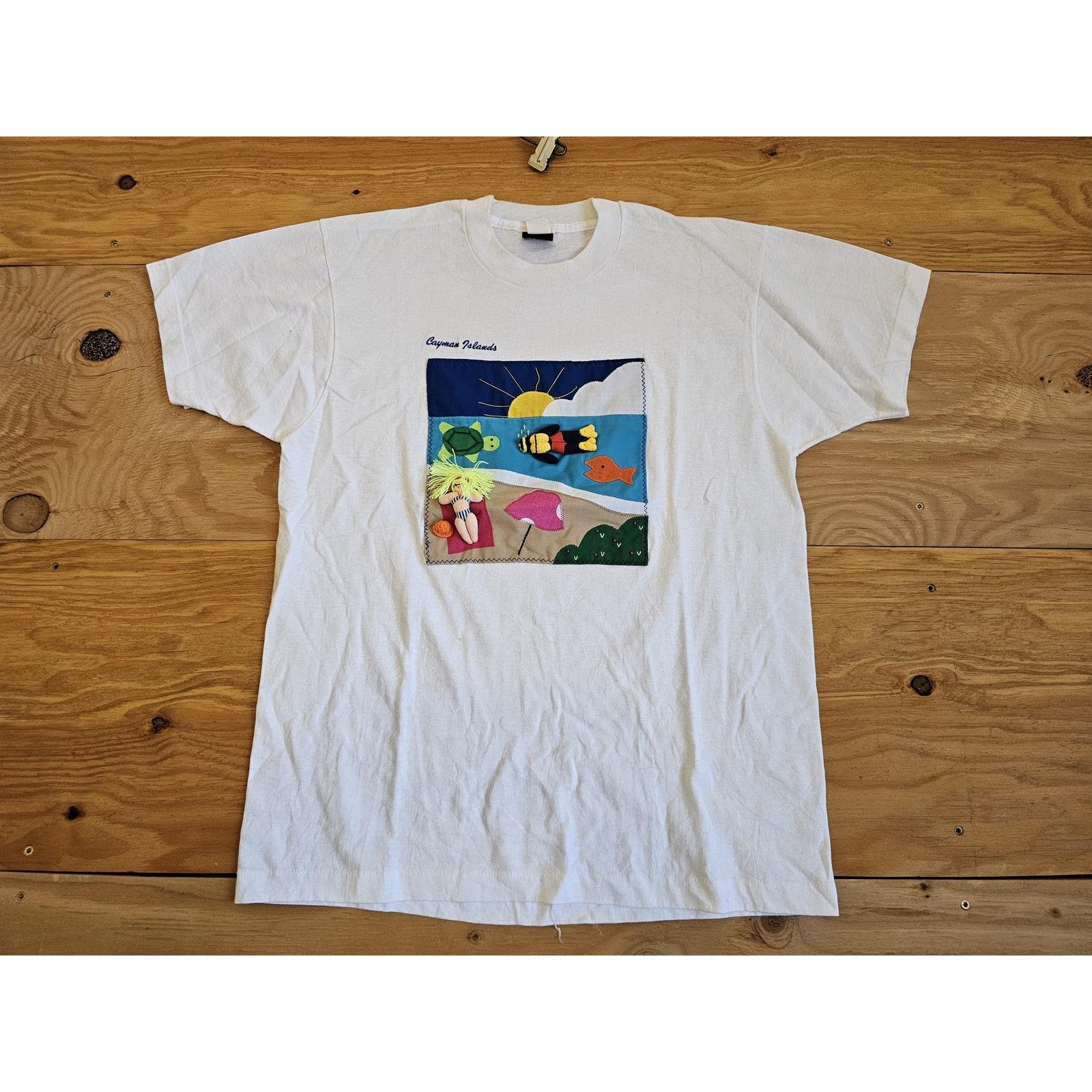 Other Cayman Islands T-shirt Applique 3D Embroidered White L 1990s Size US L / EU 52-54 / 3 - 1 Thumbnail