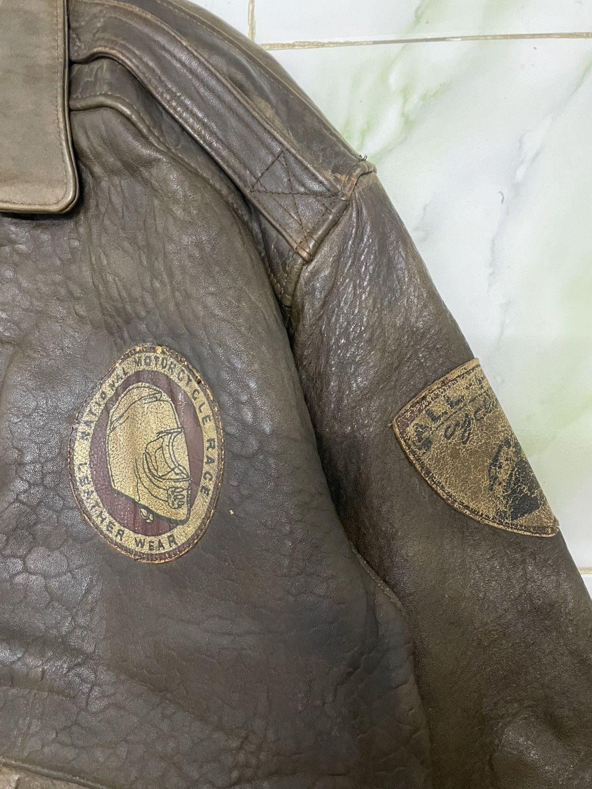Indian Motorcycle Vintage Indian Motorcycle Flying Tigers Leather Jacket 50s Size US XL / EU 56 / 4 - 14 Thumbnail
