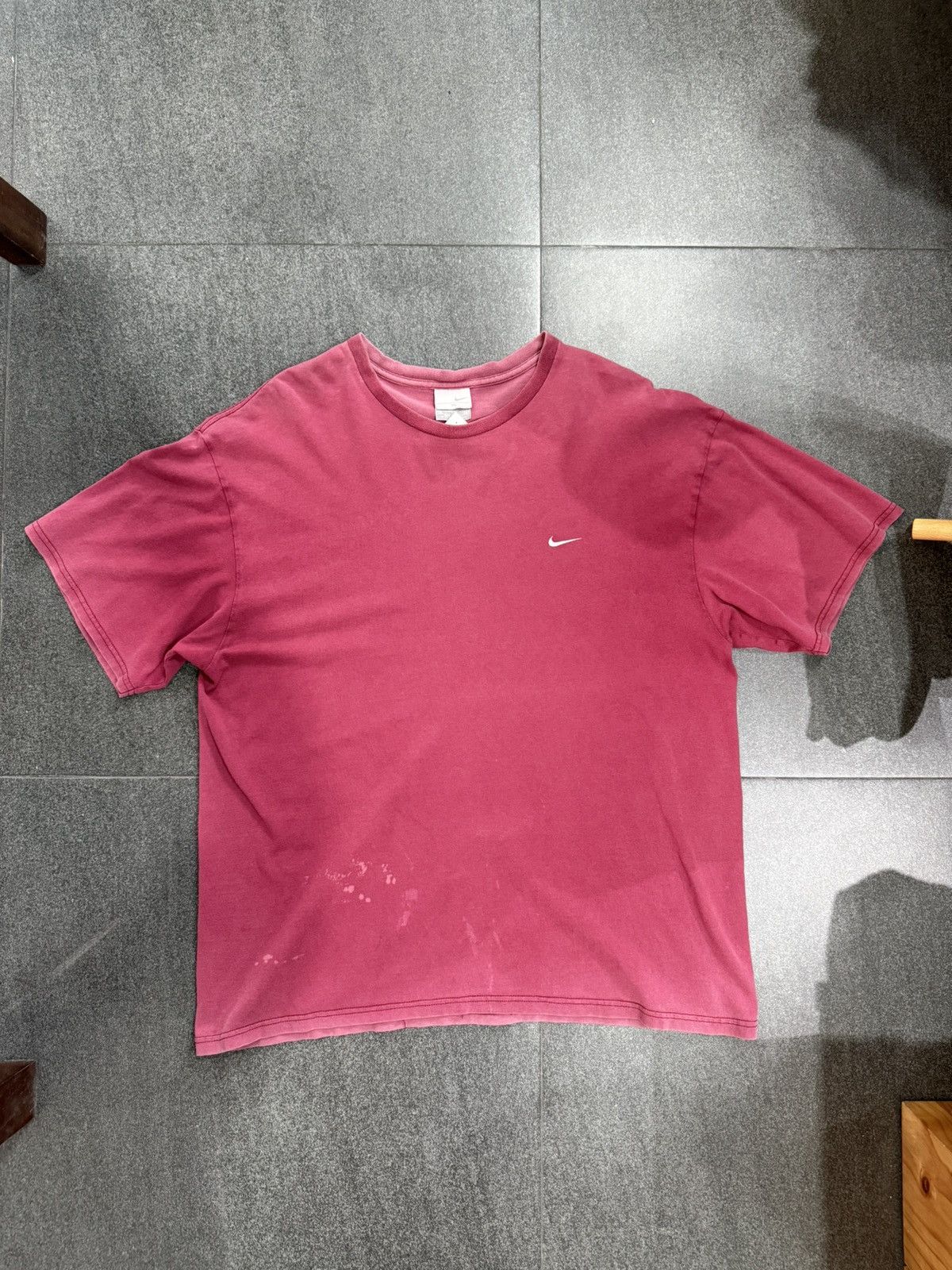 Nike × Vintage 90’s NIKE RARE SWOOSH Y2K RETRO LOGO OVERSIZED FADED TSHIRT Size US XL / EU 56 / 4 - 1 Thumbnail