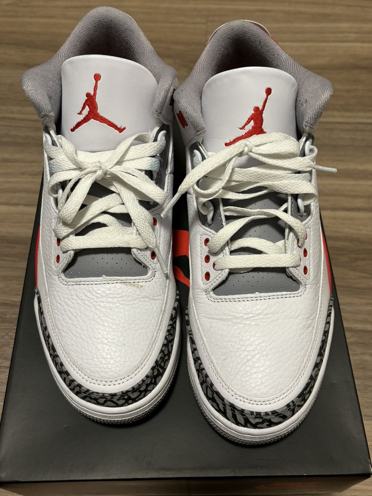 Jordan Brand Jordan 3 "Fire Red" Size US 9.5 / EU 42-43 - 2 Thumbnail