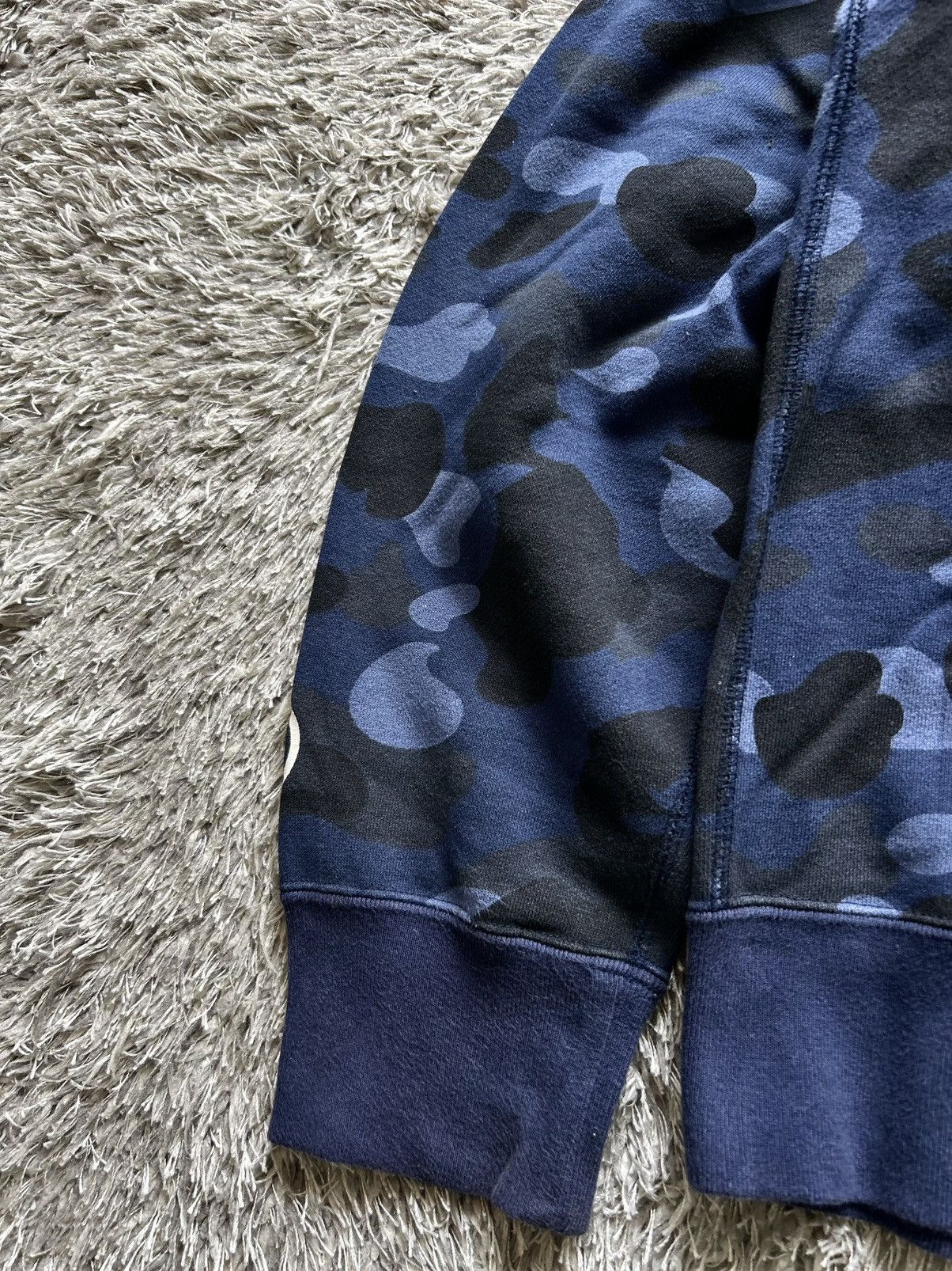 Bape 💥RARE💥 BAPE SHARK BLUE CAMO SWEATSHIRT Size US L / EU 52-54 / 3 - 11 Thumbnail