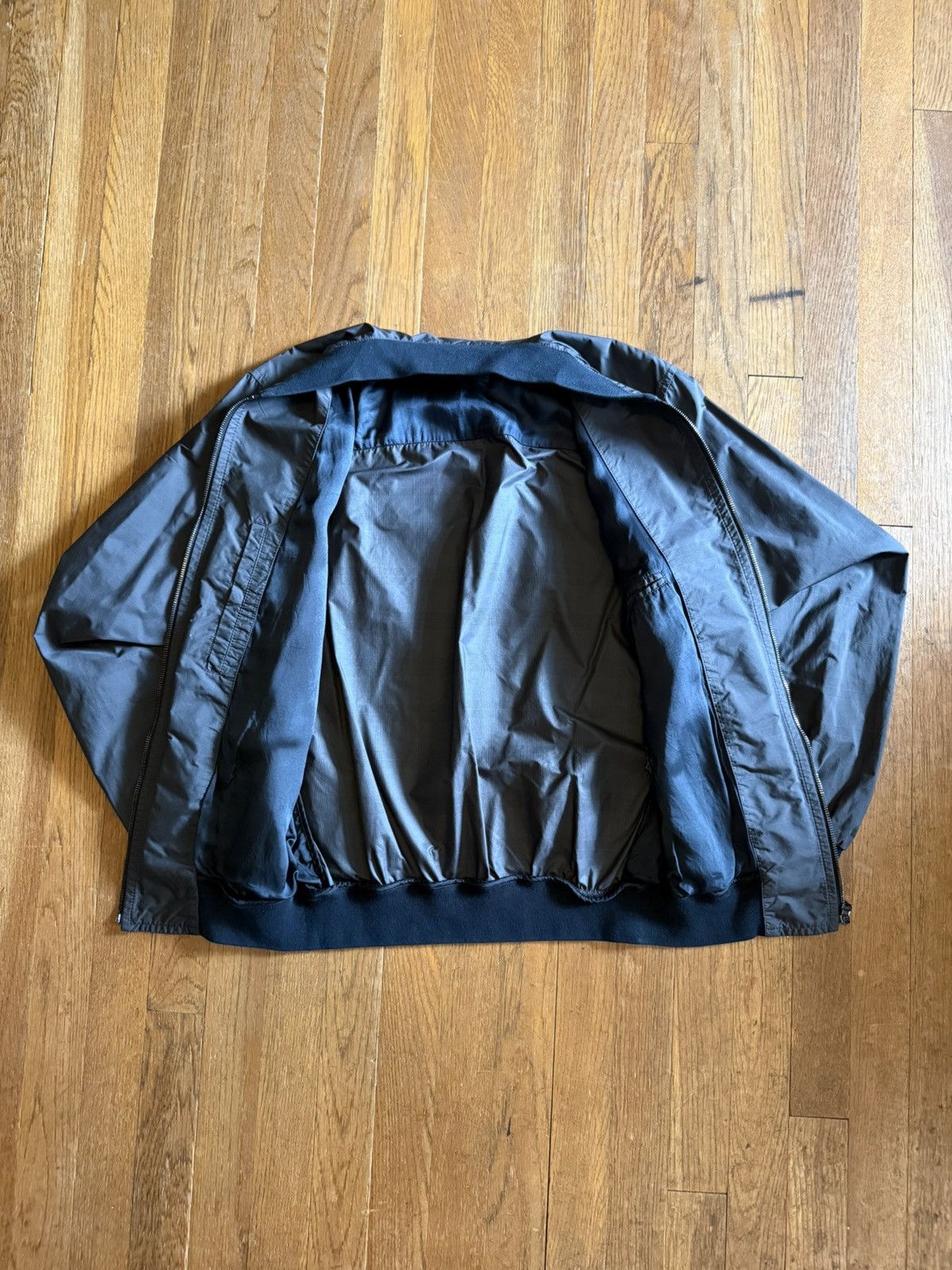 Prada 2000s Prada Nylon Navy Bomber Jacket Size US M / EU 48-50 / 2 - 3 Thumbnail