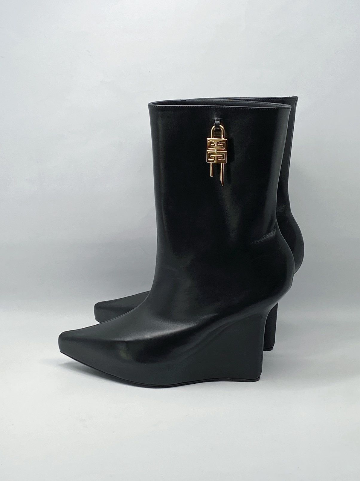 Givenchy Givenchy G-Lock Ankle Boots in Leather size 38 Size US 8 / IT 38 - 11 Thumbnail