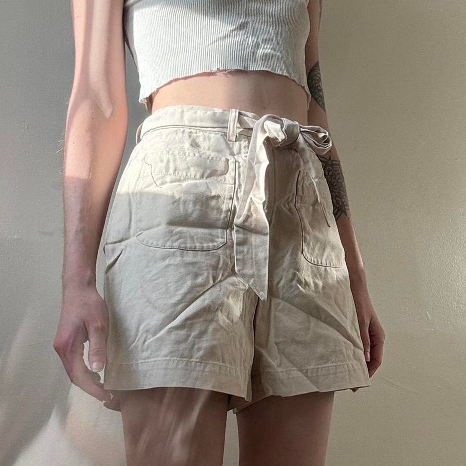 & Other Stories & Other Stories Beige Tie High Waisted Shorts 8 Prep Spring Size 30" / US 8 / IT 44 - 1 Thumbnail