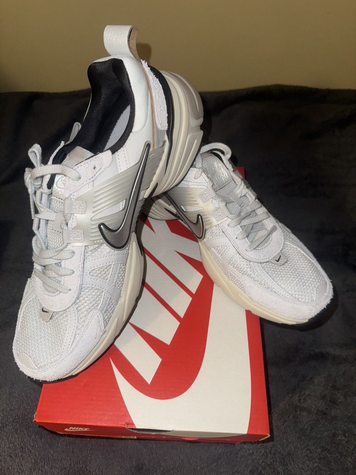 Nike W Nike V2K RUN Size US 9 / EU 42 - 8 Thumbnail