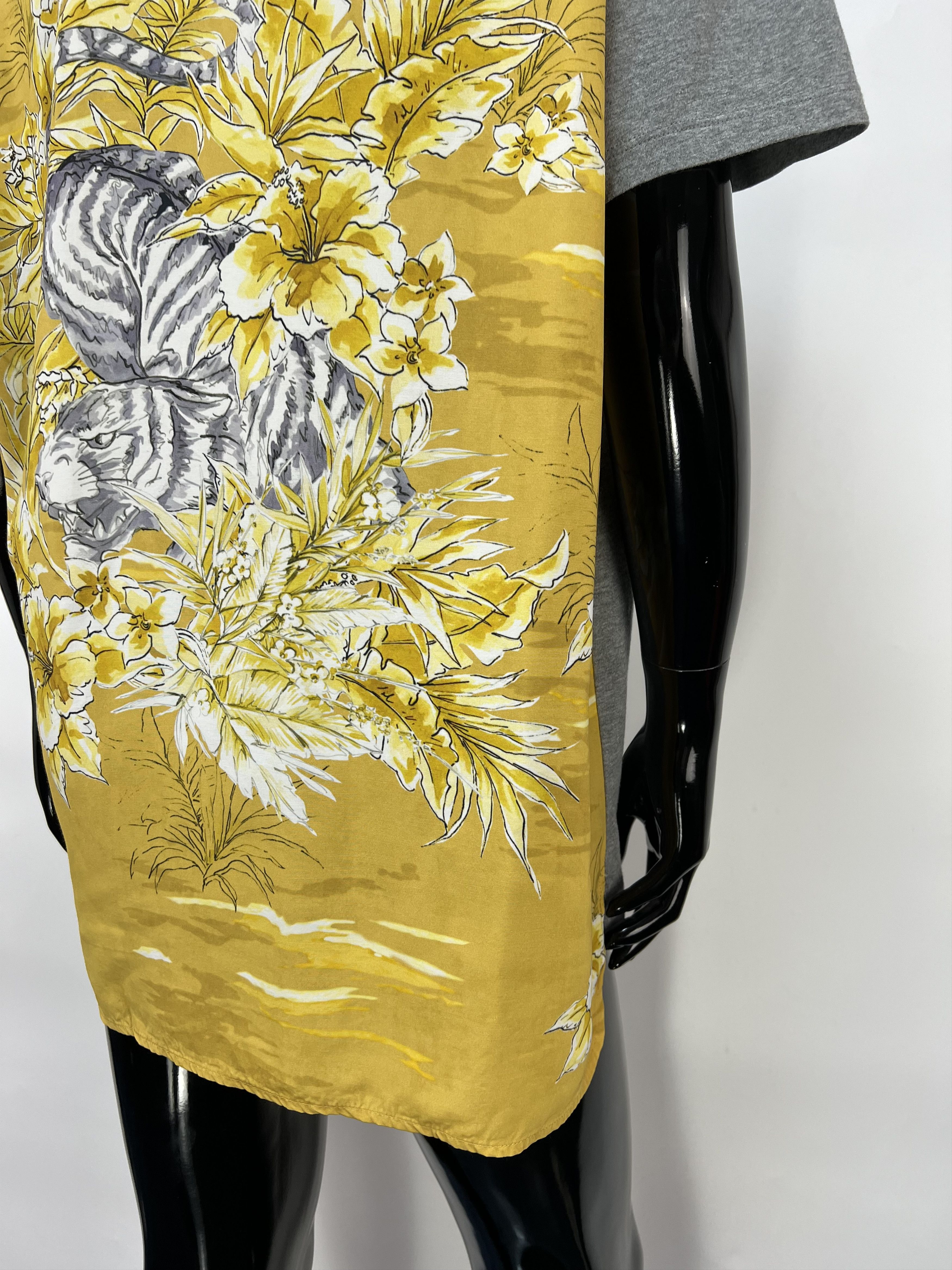 Valentino Valentino Women's T-Shirt Size L Size L / US 10 / IT 46 - 6 Thumbnail