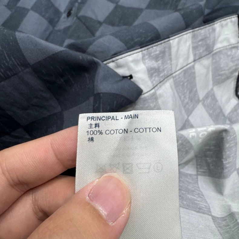 Louis Vuitton Louis Vuitton A checkered shirt 2501-Nextarrow Size US M / EU 48-50 / 2 - 6 Thumbnail
