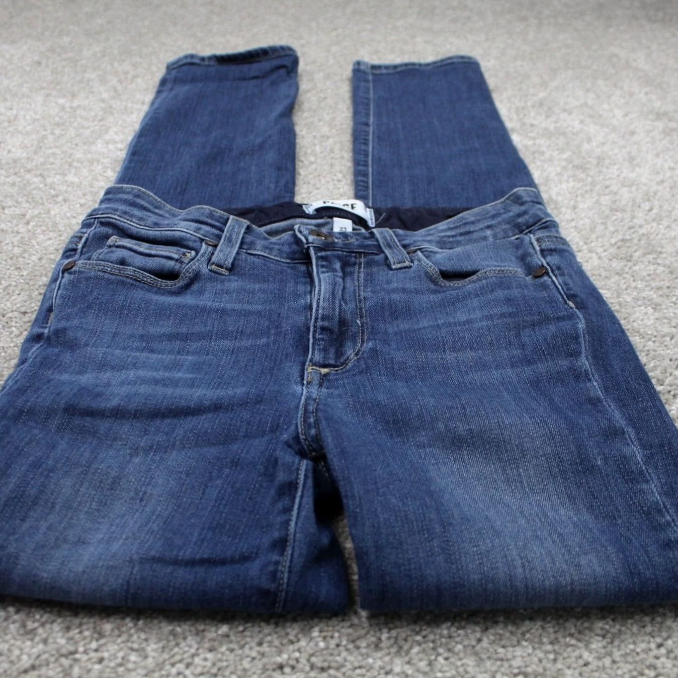 Paige Paige Izzy Jeans Womens 23 Blue Cropped Ankle Stretch Denim w/ 29" inseam Jeans Regular 90s Womens Blue Paige Izzy Size 40" / US 18 - 2 Thumbnail
