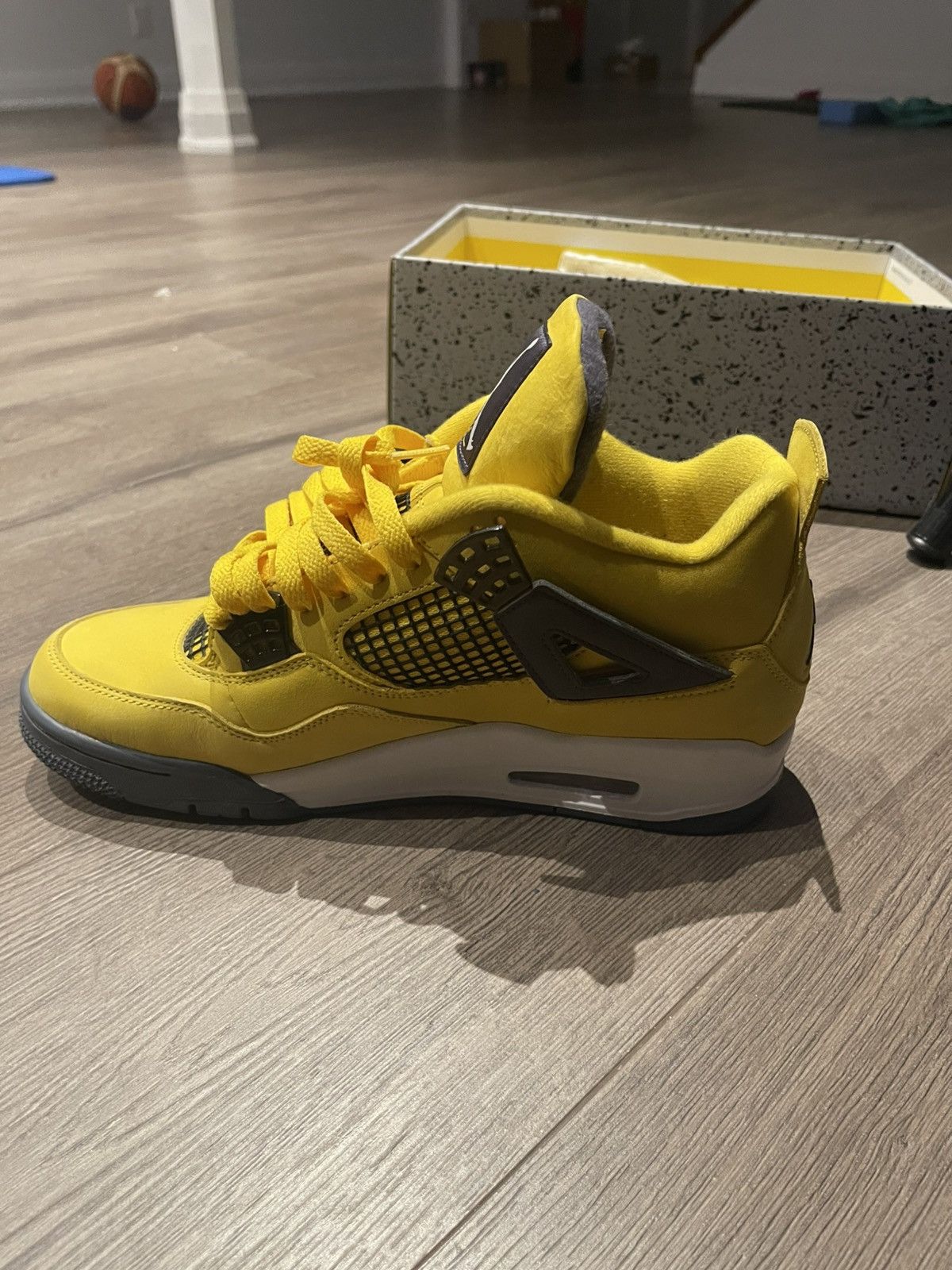 Jordan Brand Jordan 4 lightning Size US 10 / EU 43 - 4 Thumbnail