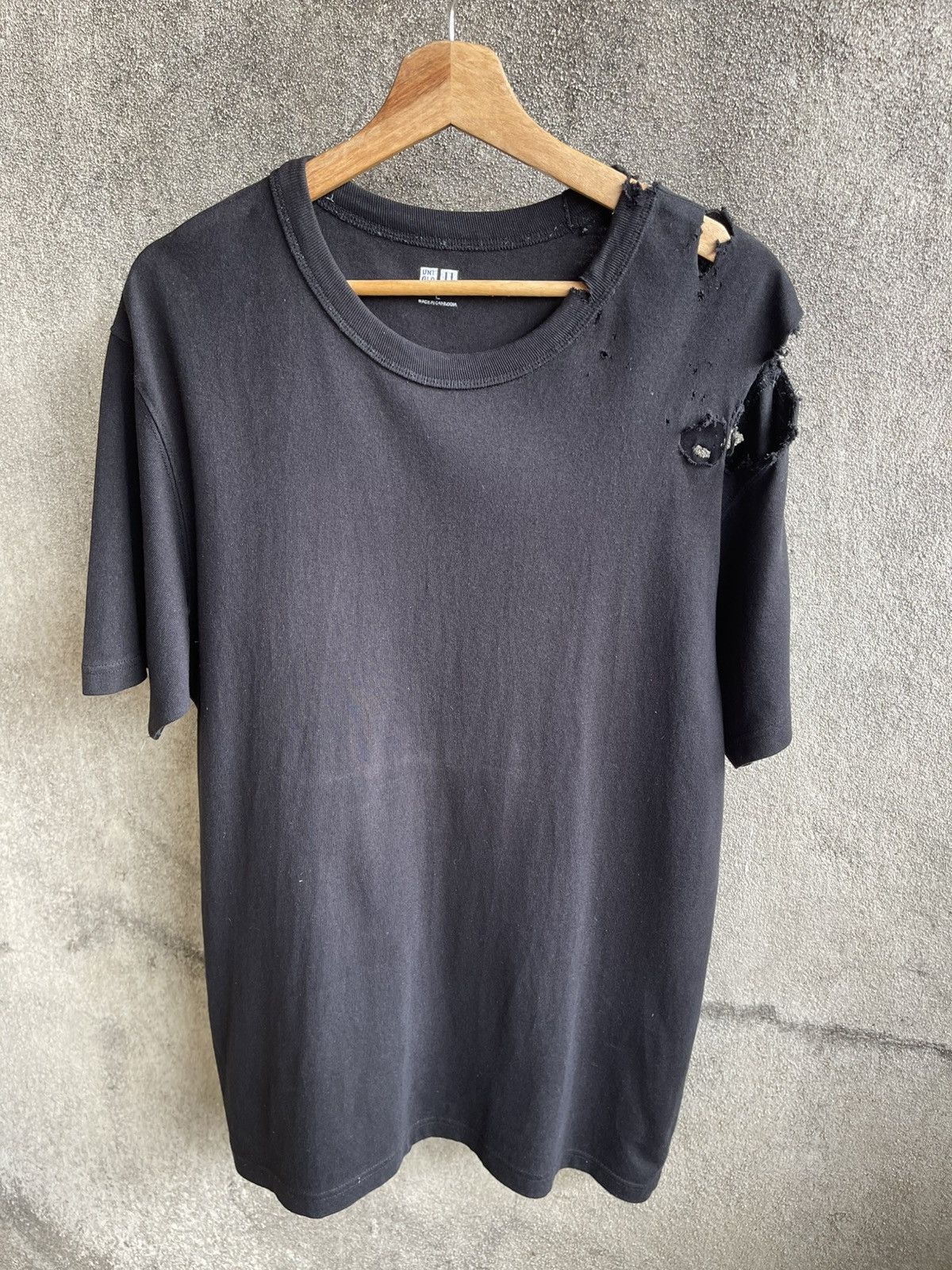 Lemaire × Uniqlo RARE🔥LEMAIRE x UNIQLO🔥Thrashed Sun Faded Black Tshirt Size US L / EU 52-54 / 3 - 3 Thumbnail
