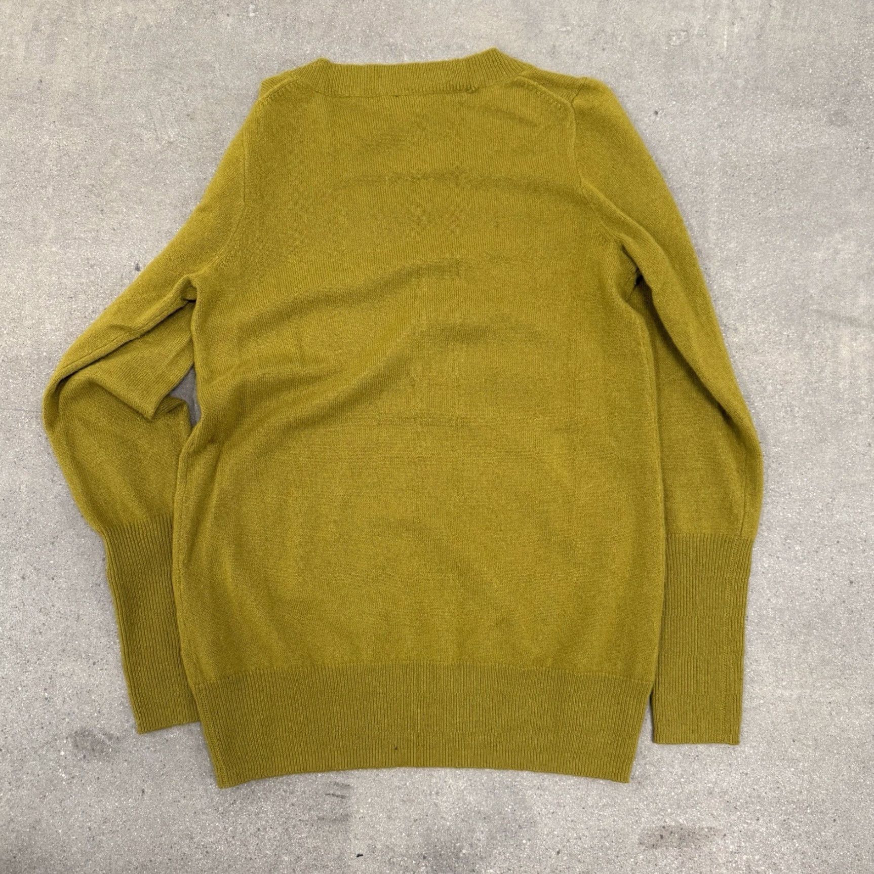 J.Crew J.Crew Sweater Womens Small Yellow 100% Cashmere V-Neck Pullover Knit Solid Classic Style Size S / US 4 / IT 40 - 4 Thumbnail