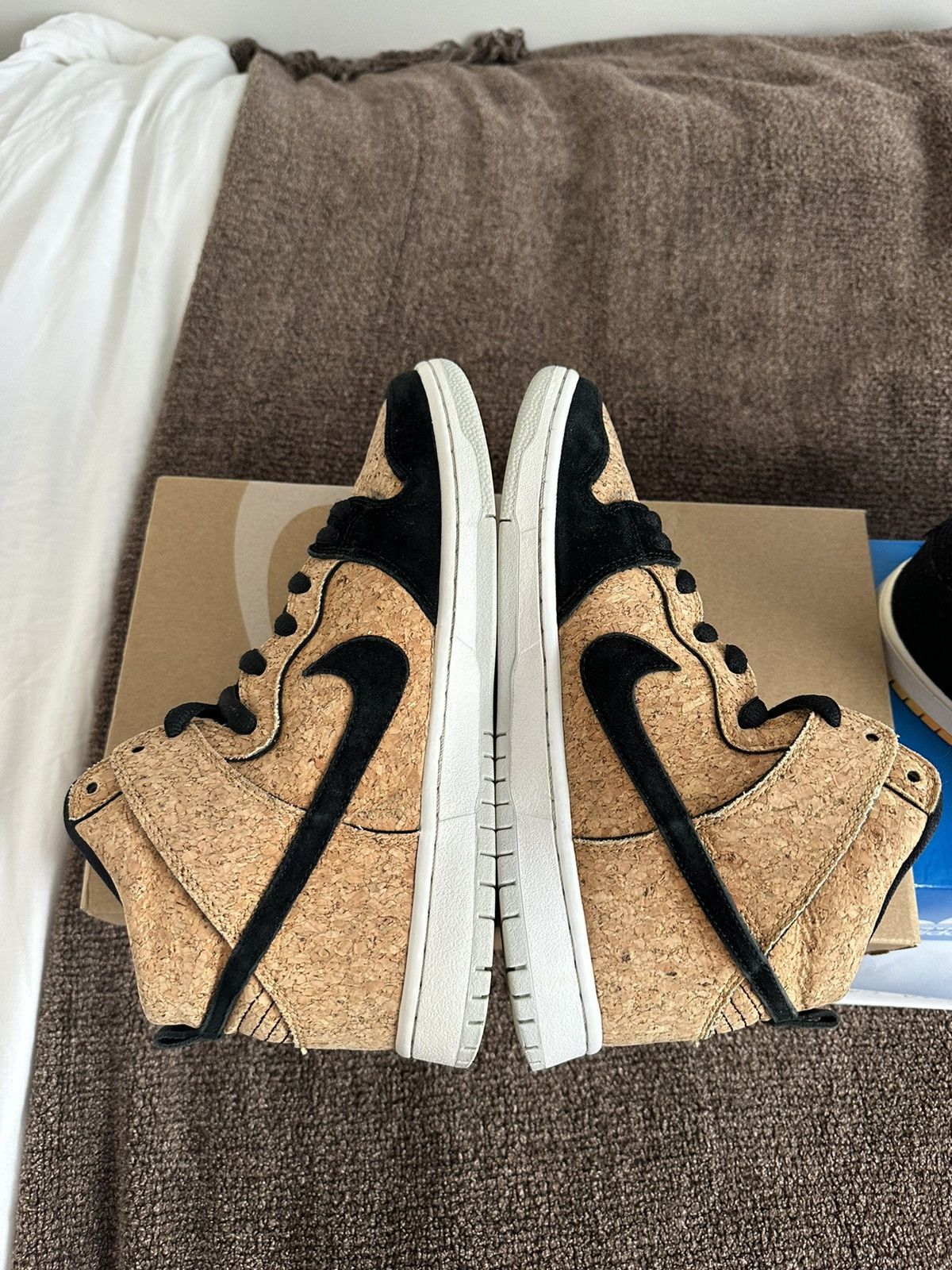 Nike Cork Nike SB Dunk High (2015) Size US 9 / EU 42 - 5 Thumbnail