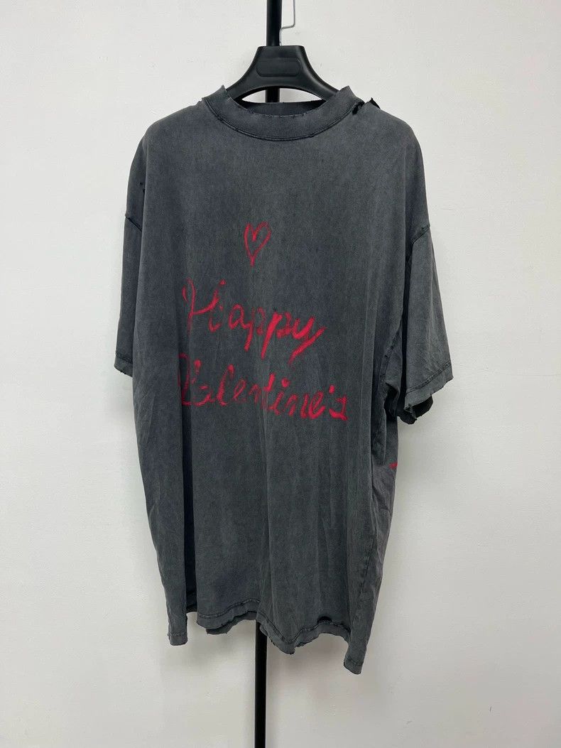 Balenciaga Balenciaga SS25 Valentine's Day T-shirt - dmc Size US M / EU 48-50 / 2 - 1 Thumbnail