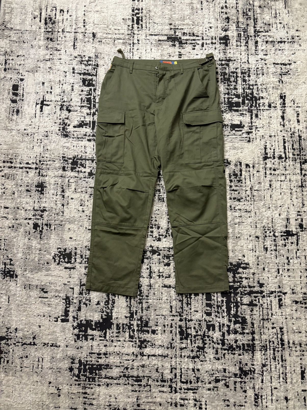 Empyre Empyre Loose Fit Dark Green Skate Cargos Size US 34 / EU 50 - 1 Thumbnail