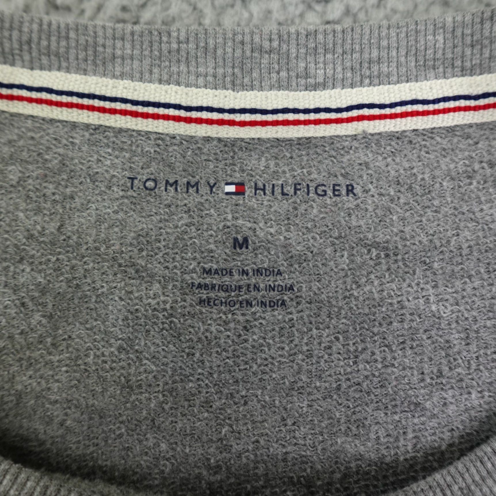 Tommy Hilfiger Tommy Hilfiger Sweatshirt Women Medium Gray Raised Carpet Spell Out Logo Sweater Size M / US 6-8 / IT 42-44 - 3 Thumbnail