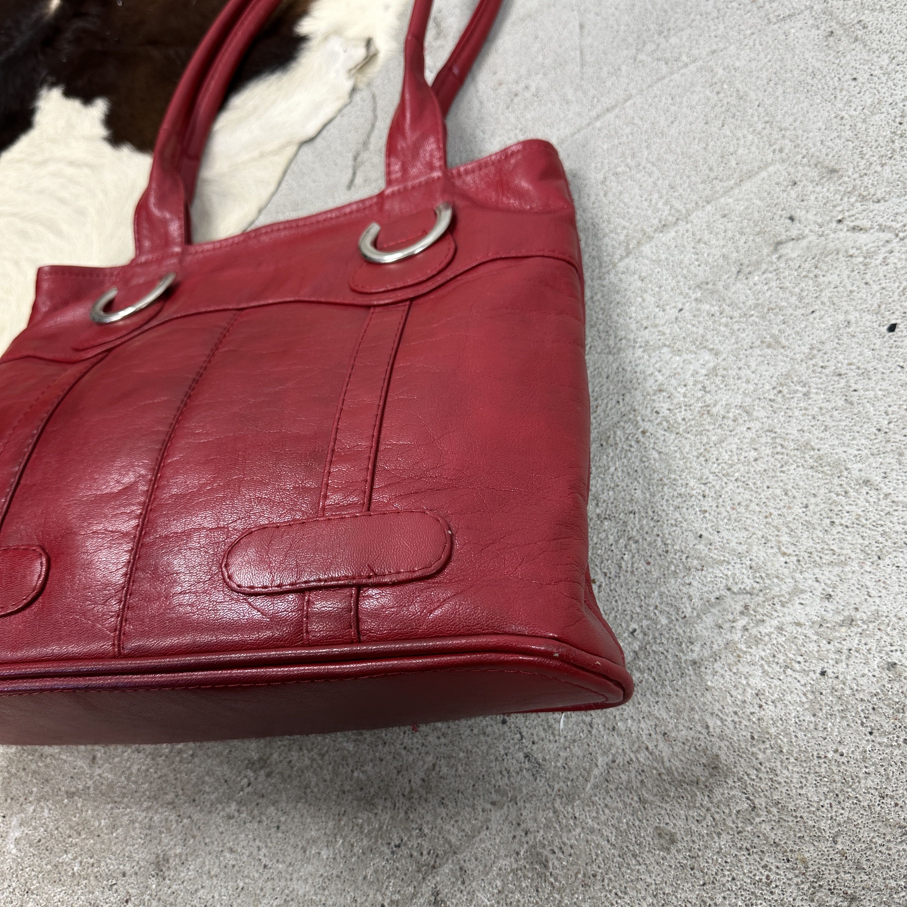 Vintage Vintage Avant Garde Faux Leather Cherry Red 00s Size ONE SIZE - 3 Thumbnail