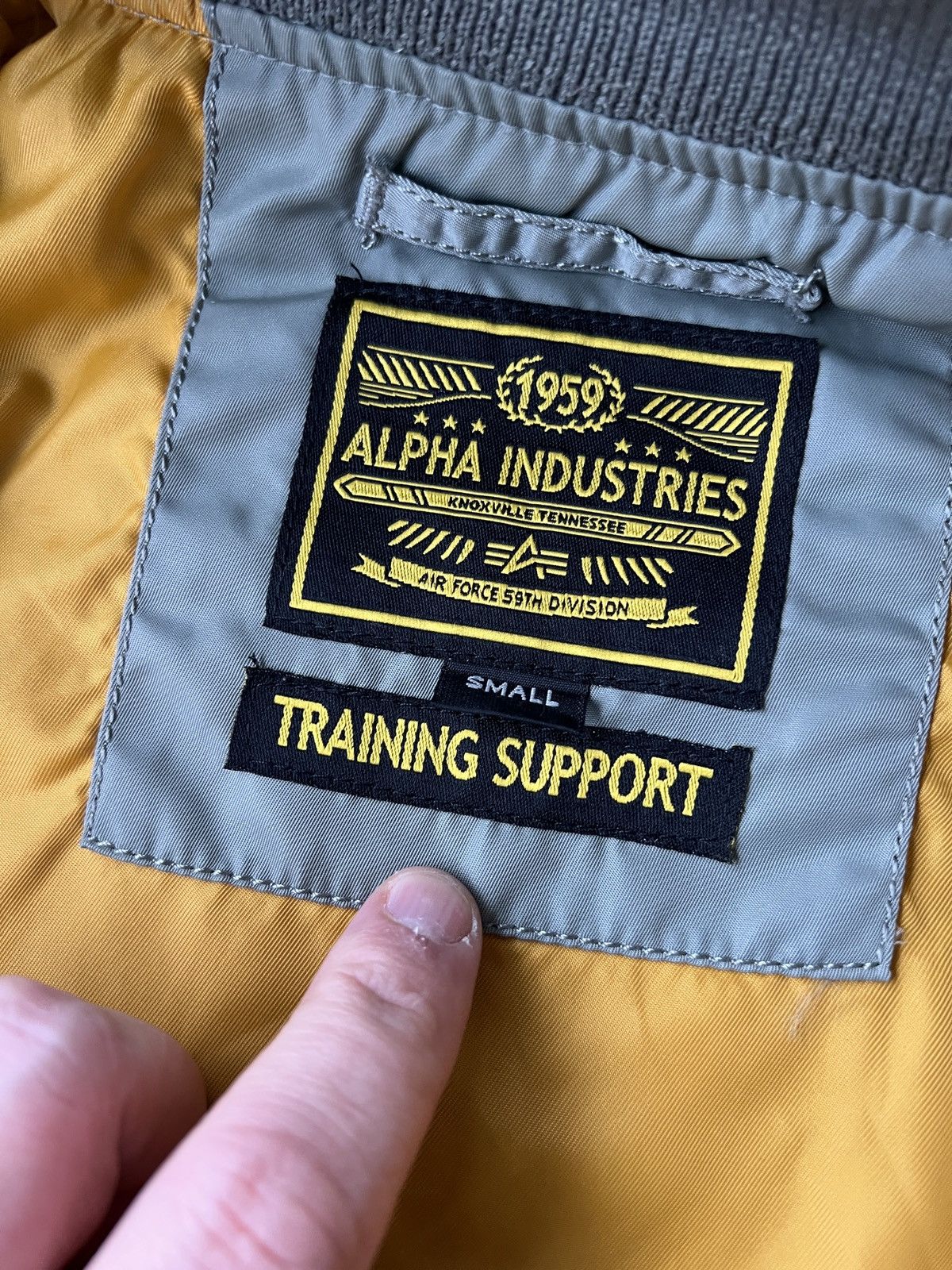 Alpha Industries Alpha Industries Bomber Jacket Size US S / EU 44-46 / 1 - 4 Thumbnail