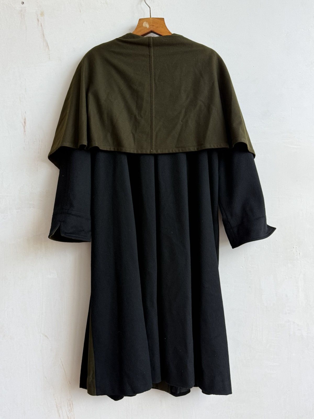 Schneiders Vintage Schneiders Salzburg Wool Coat with Green Cape Wool Size L / US 10 / IT 46 - 10 Thumbnail