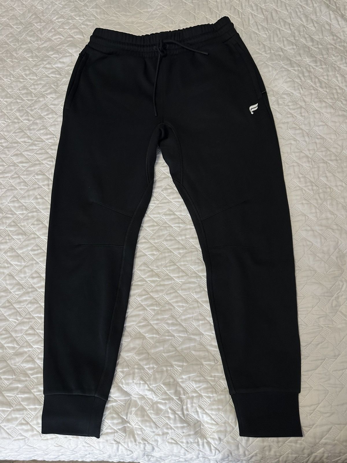 Fabletics Fabletics jogger size medium Size US 32 / EU 48 - 1 Thumbnail