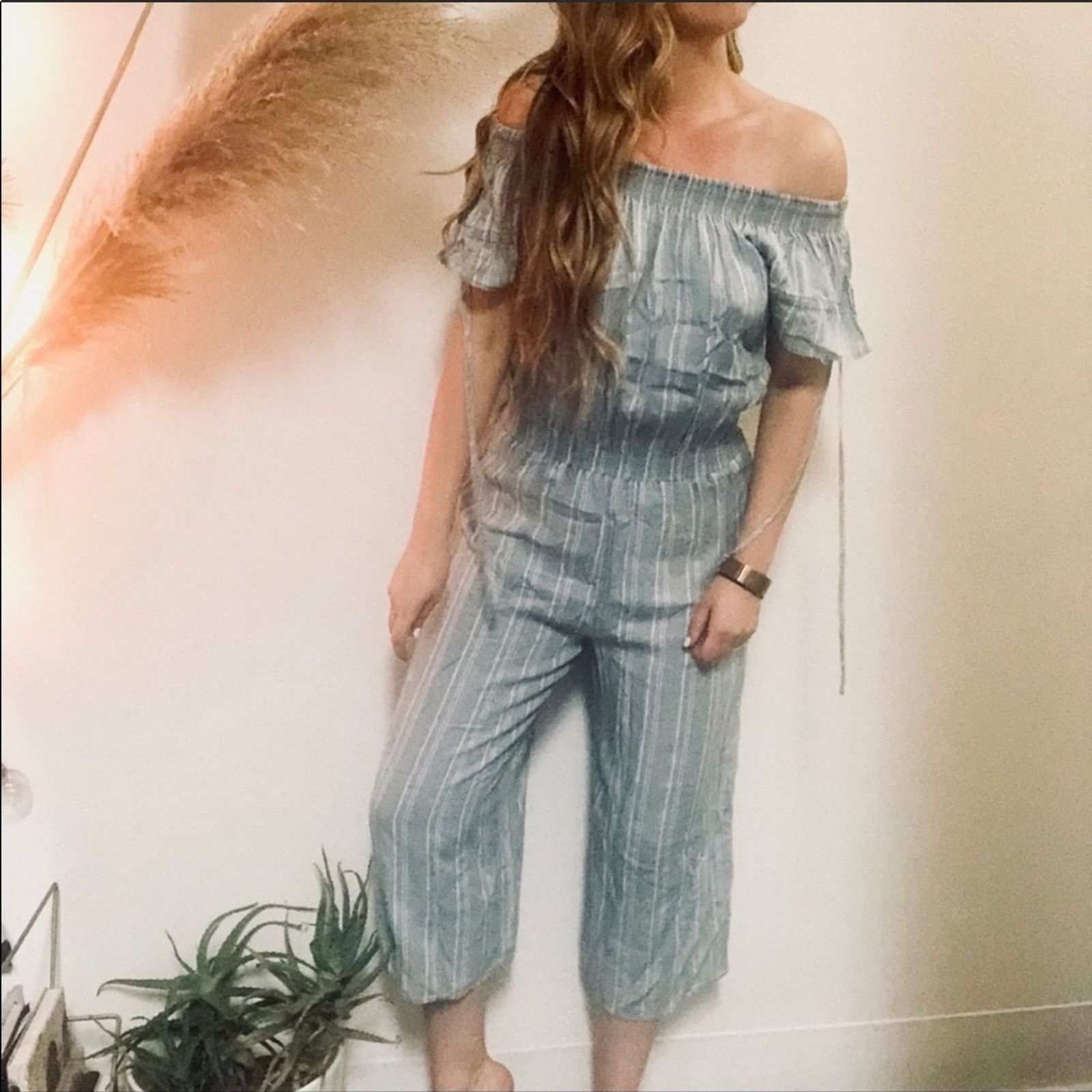 Nordstrom NEW WALTER BAKER Blue White Pinstripe Wide Leg Jumpsuit Size 28" / US 6 / IT 42 - 1 Thumbnail