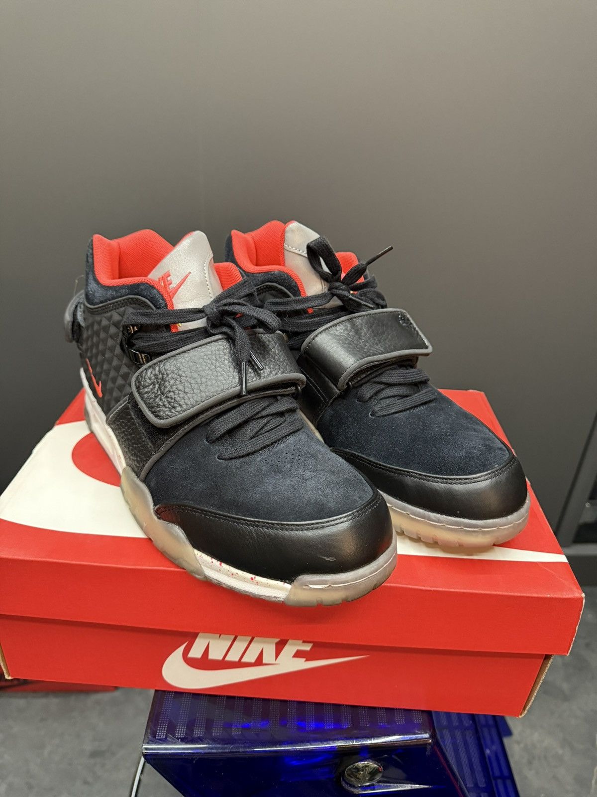 Nike Nike Air Cruz Black Crimson 9.5 821955-001 2016 Size US 9.5 / EU 42-43 - 5 Thumbnail