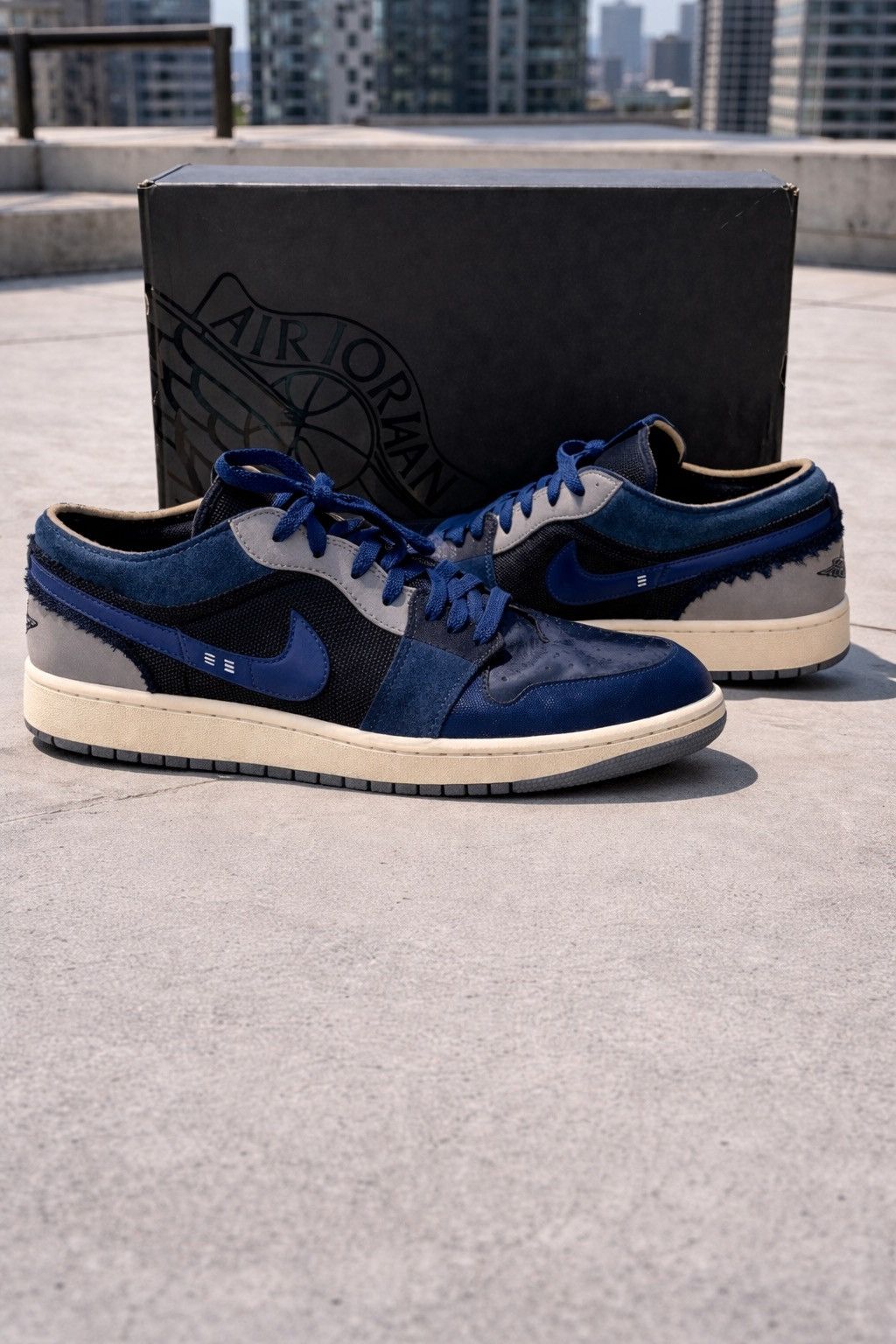 Jordan Brand Nike Air Jordan 1 Low SE Craft Inside Out Obsidian Size 12 Size US 12 / EU 45 - 1 Thumbnail