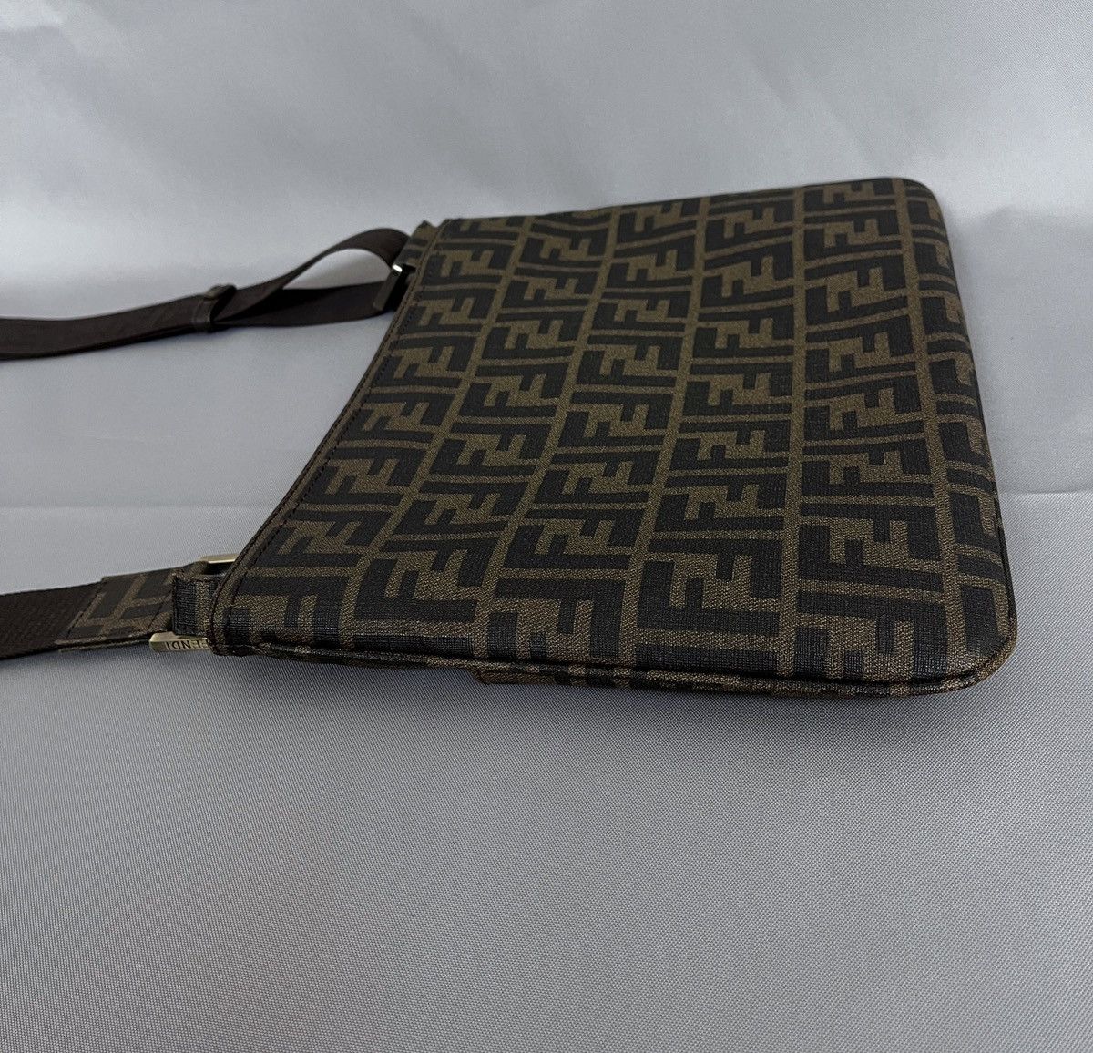 Fendi FENDI FF Monogram Canvas Messenger Bag. Size ONE SIZE - 13 Thumbnail