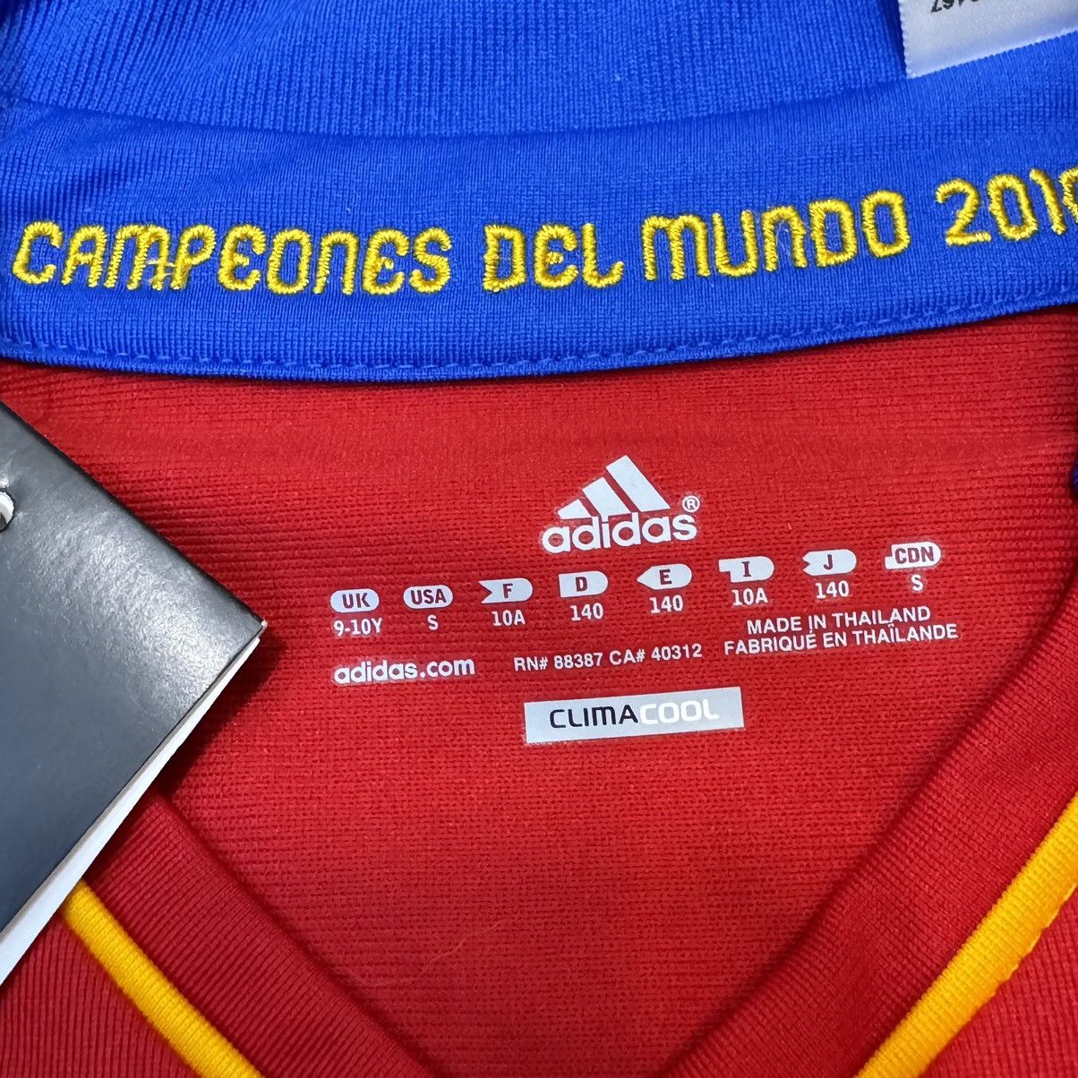 Adidas (Youth size) Spain 10/11 home shirt (Bnwt) Size US XXS / EU 40 - 5 Thumbnail