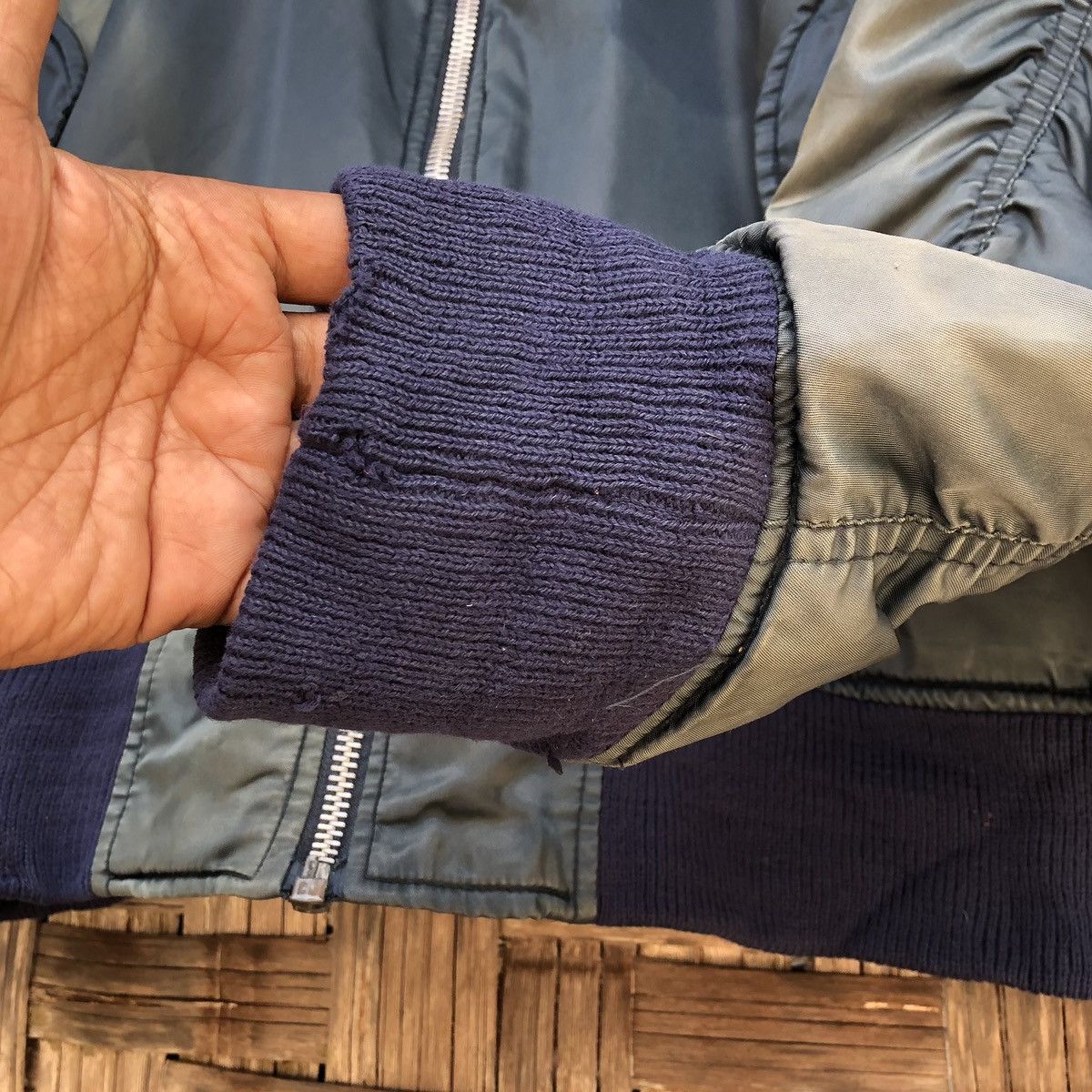 Vintage VTG THRASHED Faded (USAF)MA-1 Man Intermediate Bomber Jacket Size US L / EU 52-54 / 3 - 21 Thumbnail