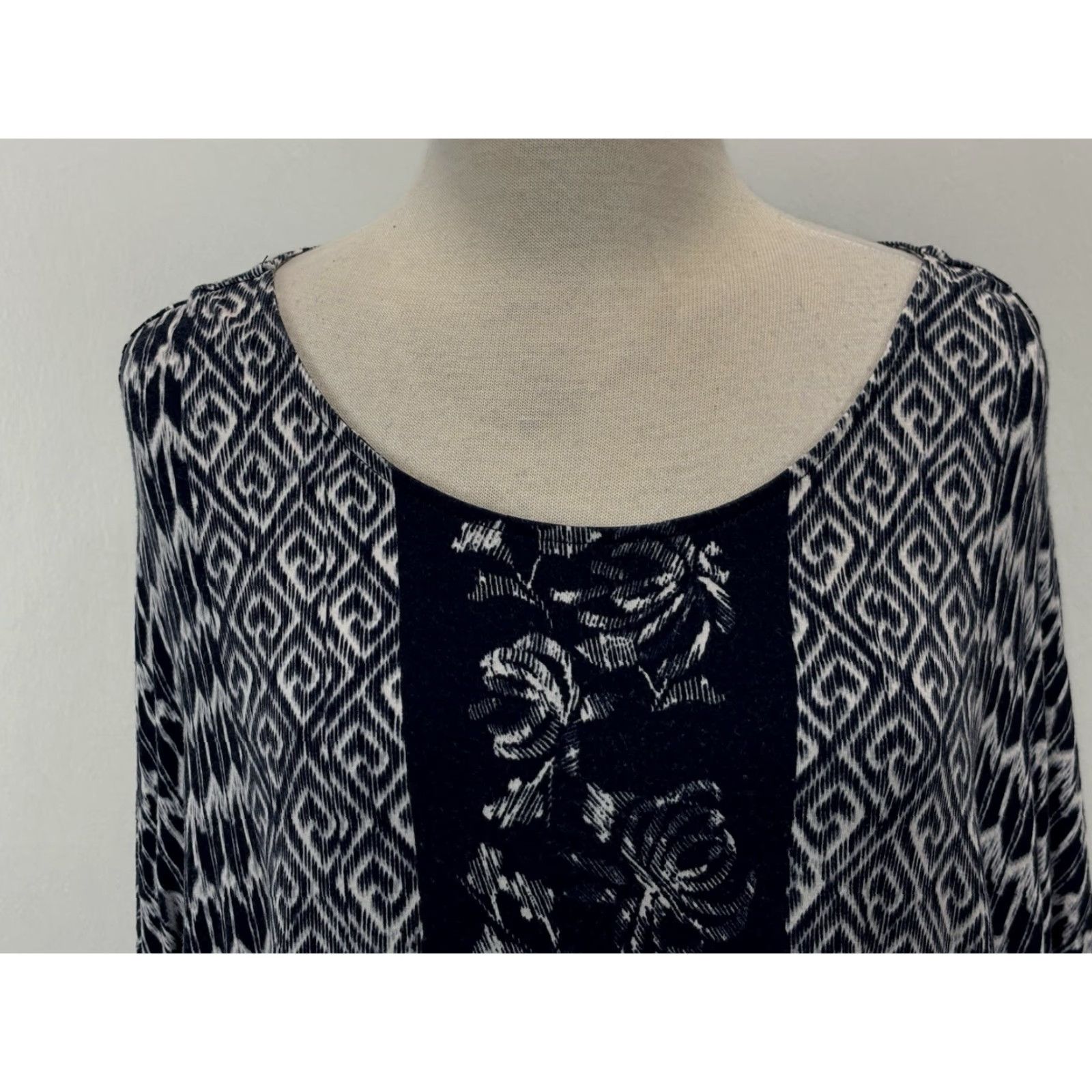 Vintage Chicos Womens Tunic Shirt 2XL Blue White Floral Casual Stretch Pullover Size XXL / US 16-18 / IT 52-54 - 5 Thumbnail