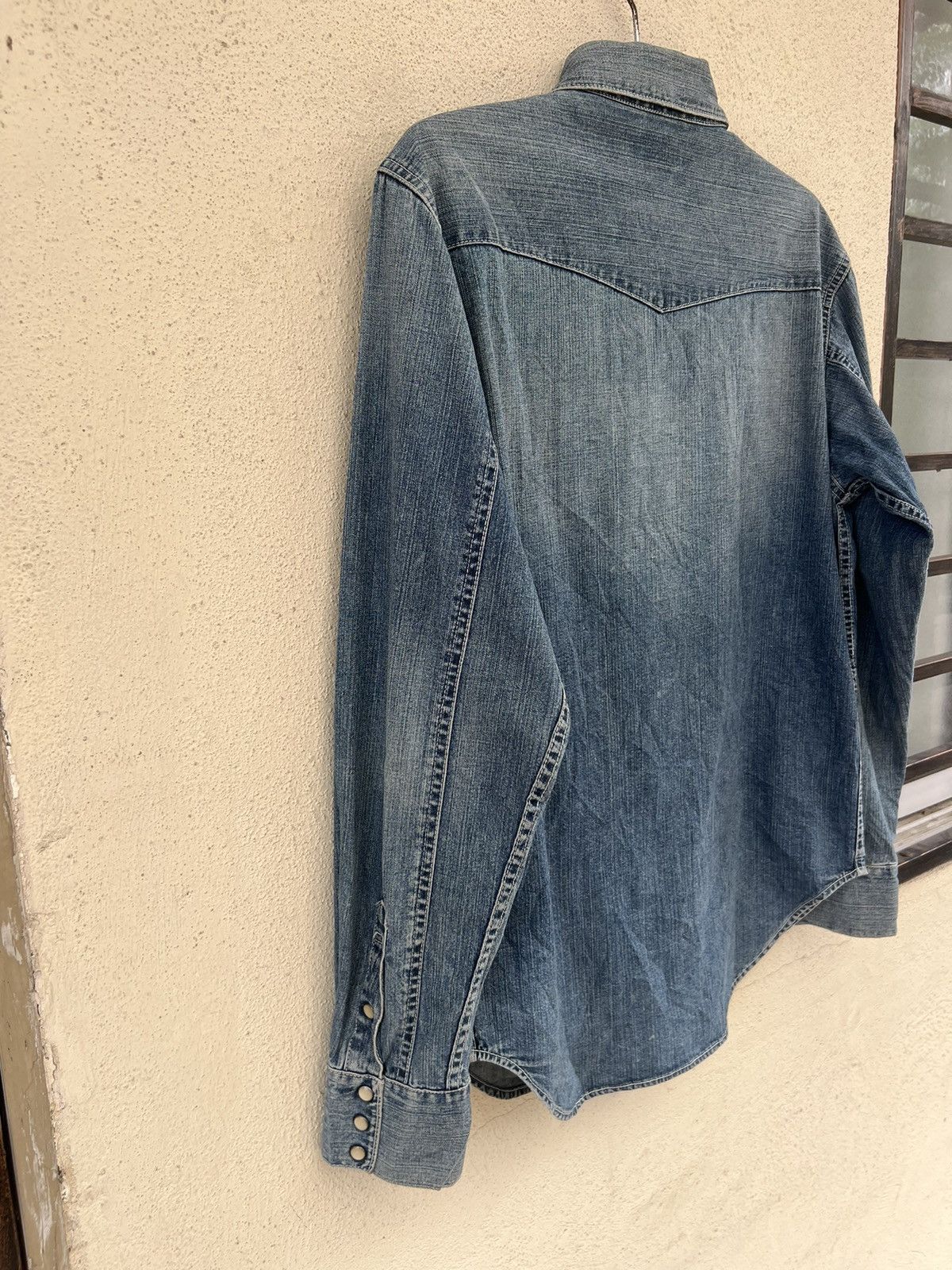Levi's Vintage 2005 Levi’s Red Tab Faded Mud Denim Western Shirt Size US L / EU 52-54 / 3 - 16 Thumbnail