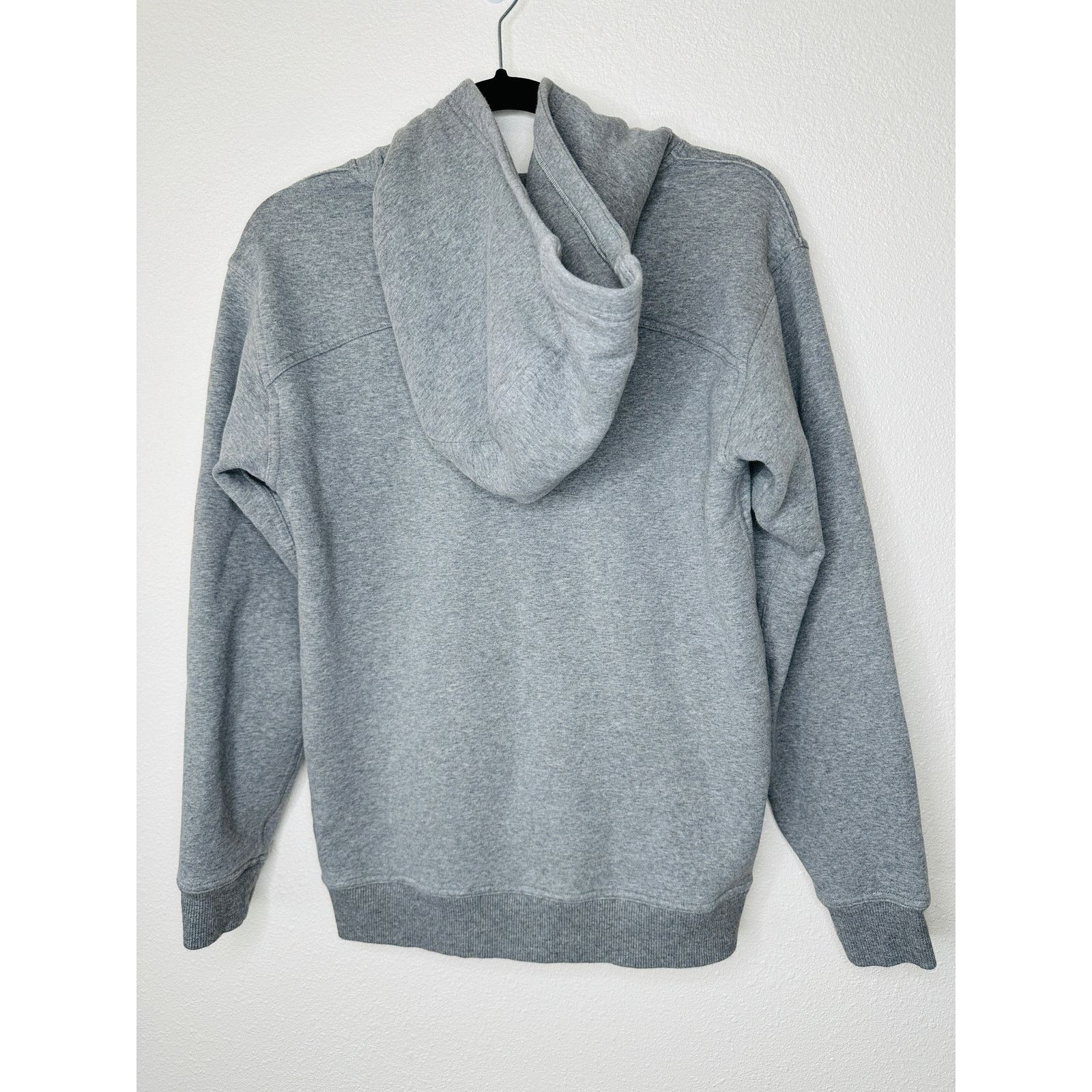 Lululemon Lululemon Gray Long Sleeve Front Pouch Pullover Hoodie XS Size XS / US 0-2 / IT 36-38 - 4 Thumbnail