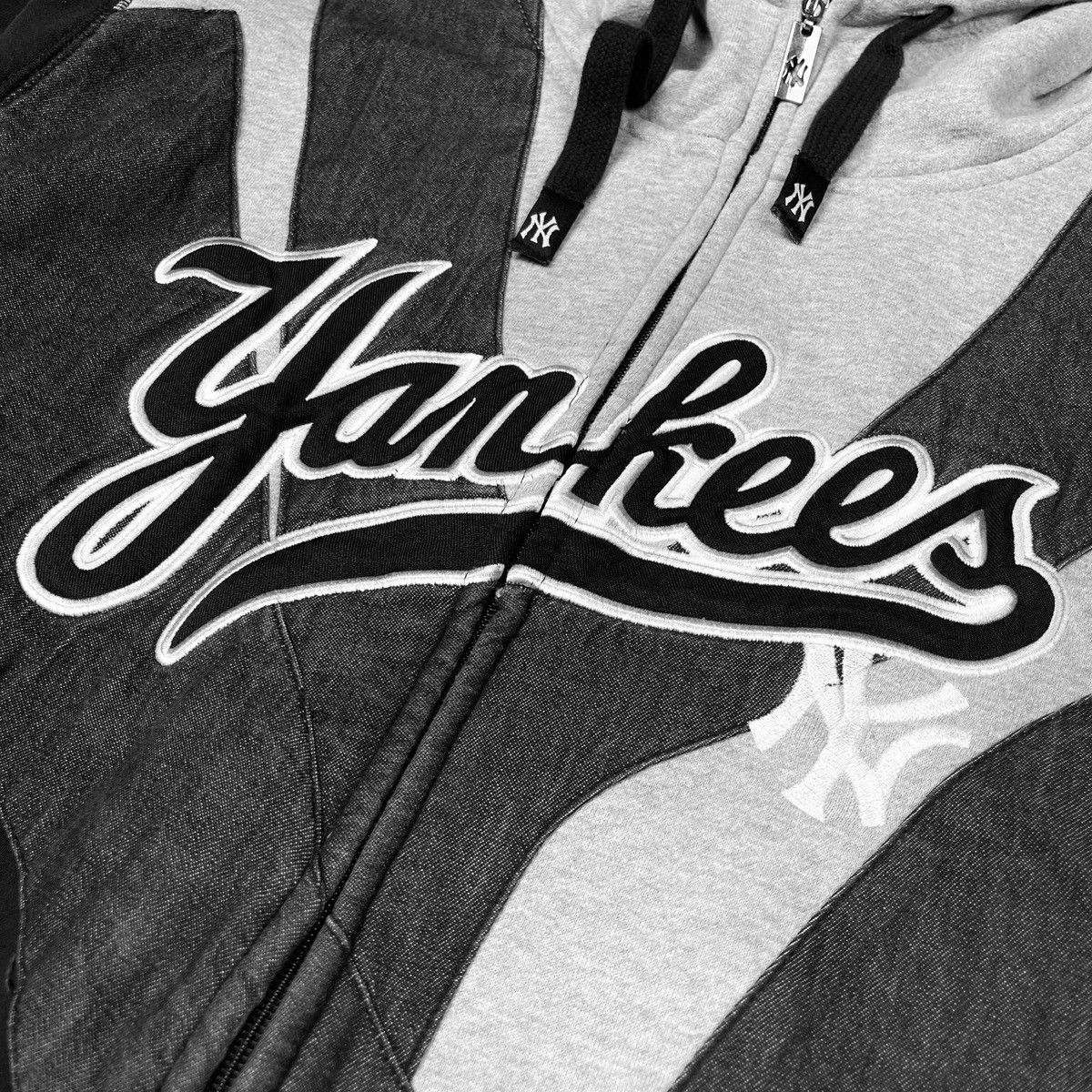 Majestic 00's Majestic Athletic New York Yankees MLB Zip Up Hoodie Size US XL / EU 56 / 4 - 5 Thumbnail