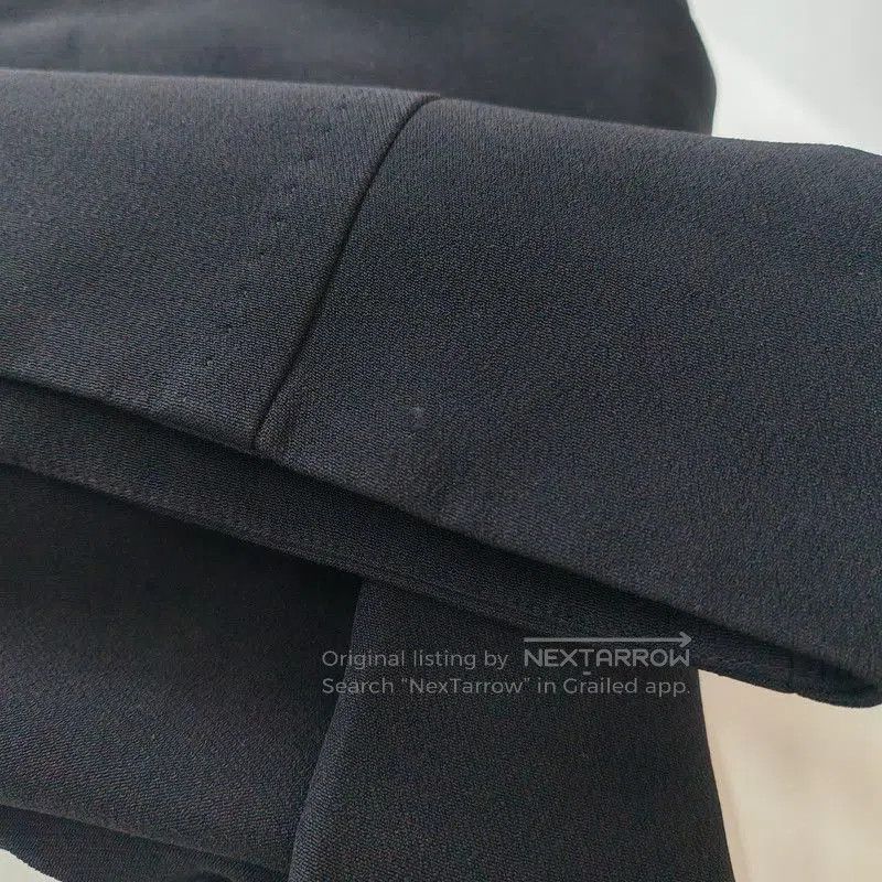 Louis Vuitton Louis Vuitton Classic Black V-Neck Dress. Size US 38 / EU 54 - 4 Thumbnail