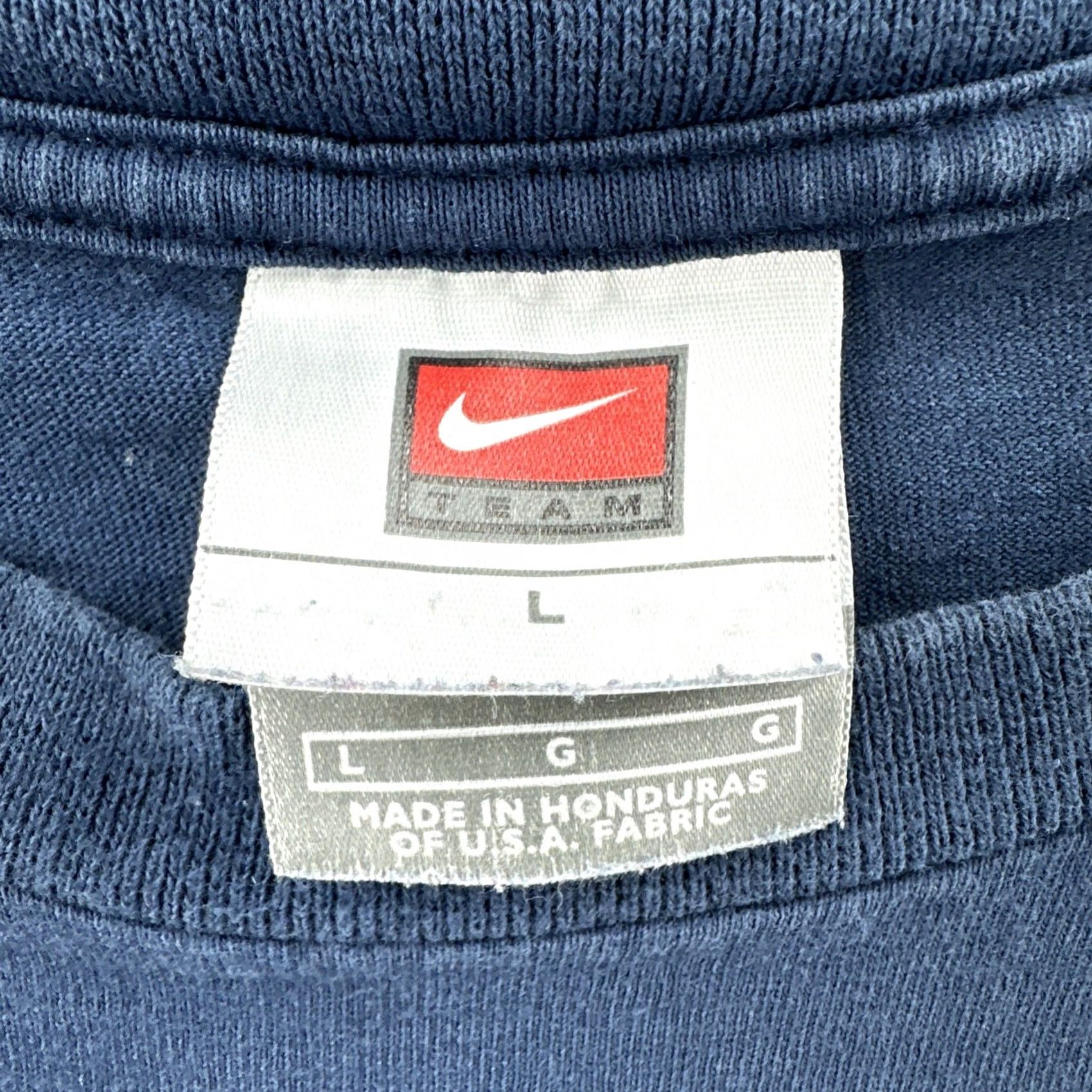 Nike VINTAGE Nike Mens Large Blue Shirt Chicago Cubs Baseball 2006 Center Swoosh Y2K Tee Size US L / EU 52-54 / 3 - 7 Thumbnail