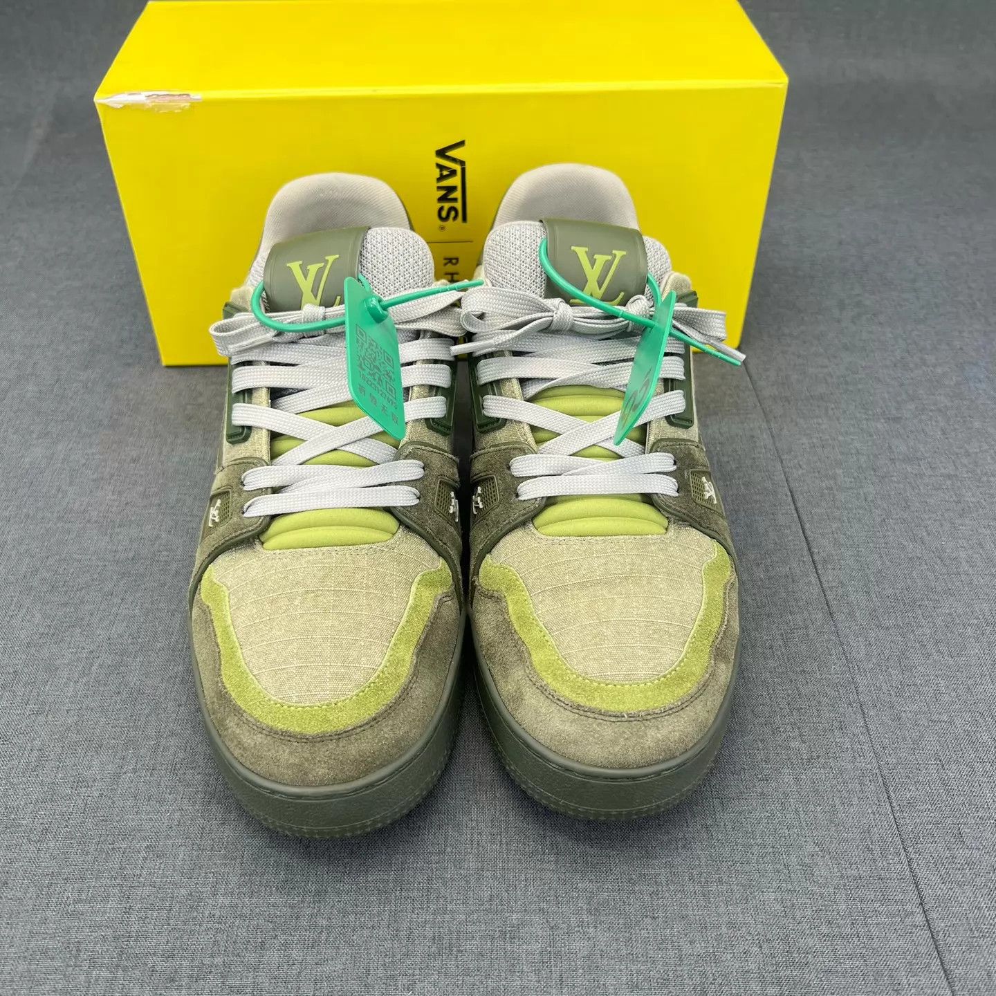 Louis Vuitton Louis Vuitton Trainer moss green US8.5 Size US 8.5 / EU 41-42 - 7 Thumbnail