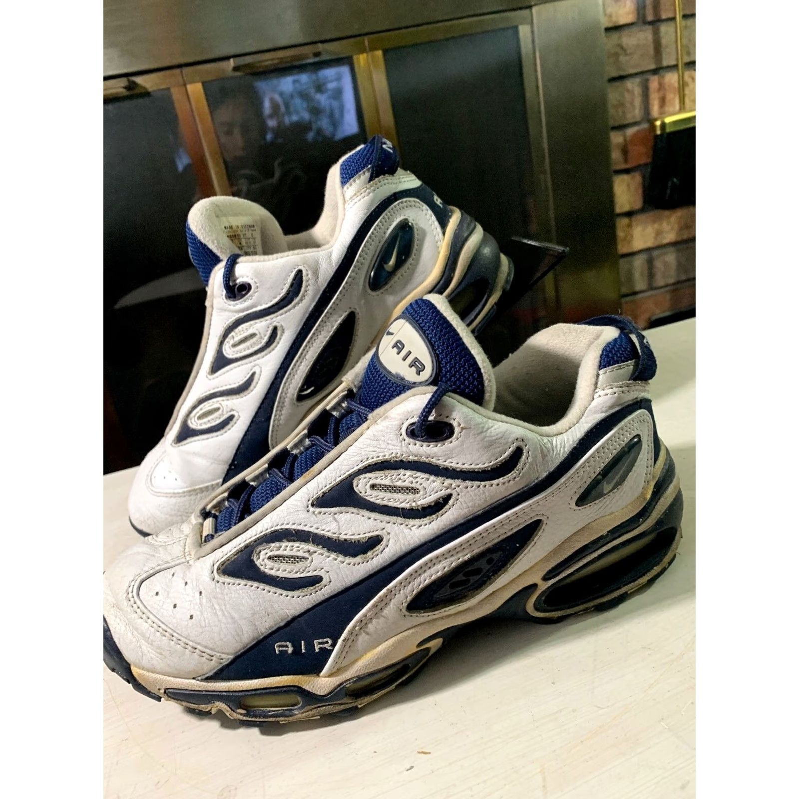 Nike VINTAGE Nike Air Butane Max Sneakers Leather 1999 Mens Size 9 White Blue 90s Nike Shoes Mens Size US 9 / EU 42 - 4 Thumbnail