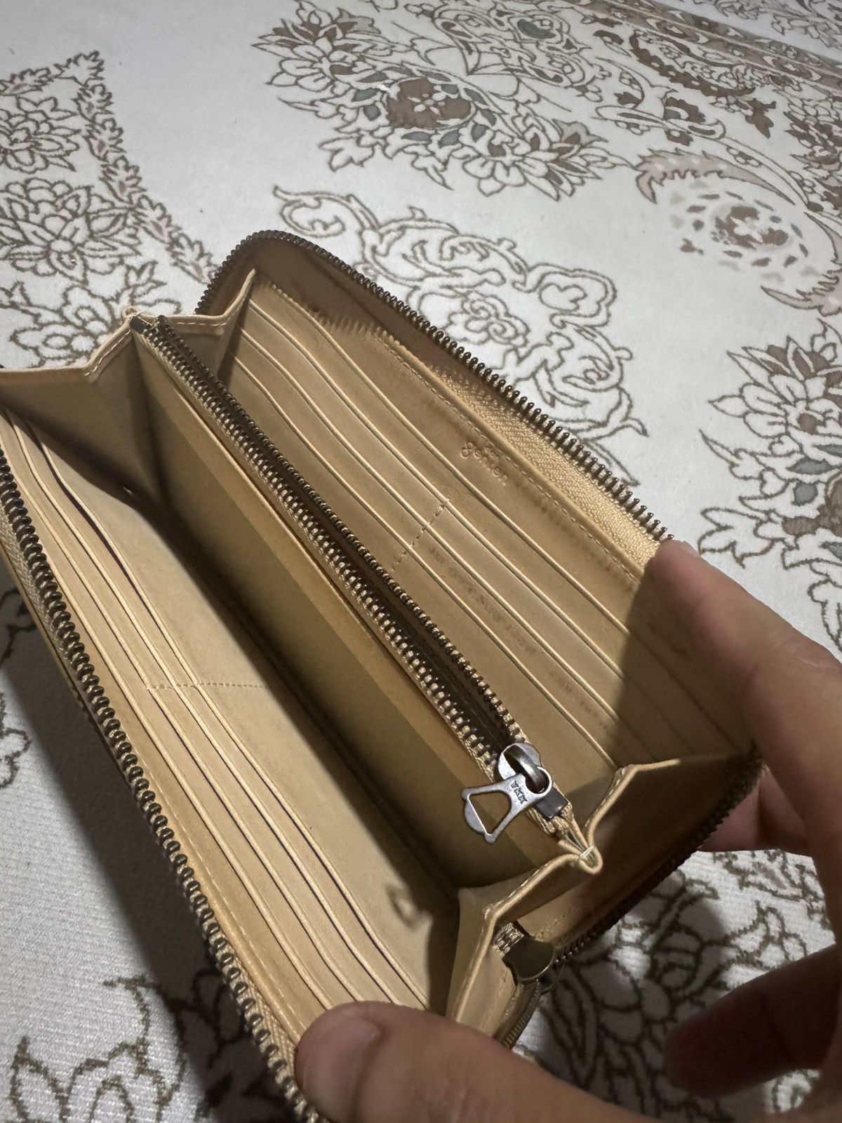 Genuine Leather × Japanese Brand × Jean Paul Gaultier Beige Leather Genten Purse Long Wallet Size ONE SIZE - 4 Thumbnail