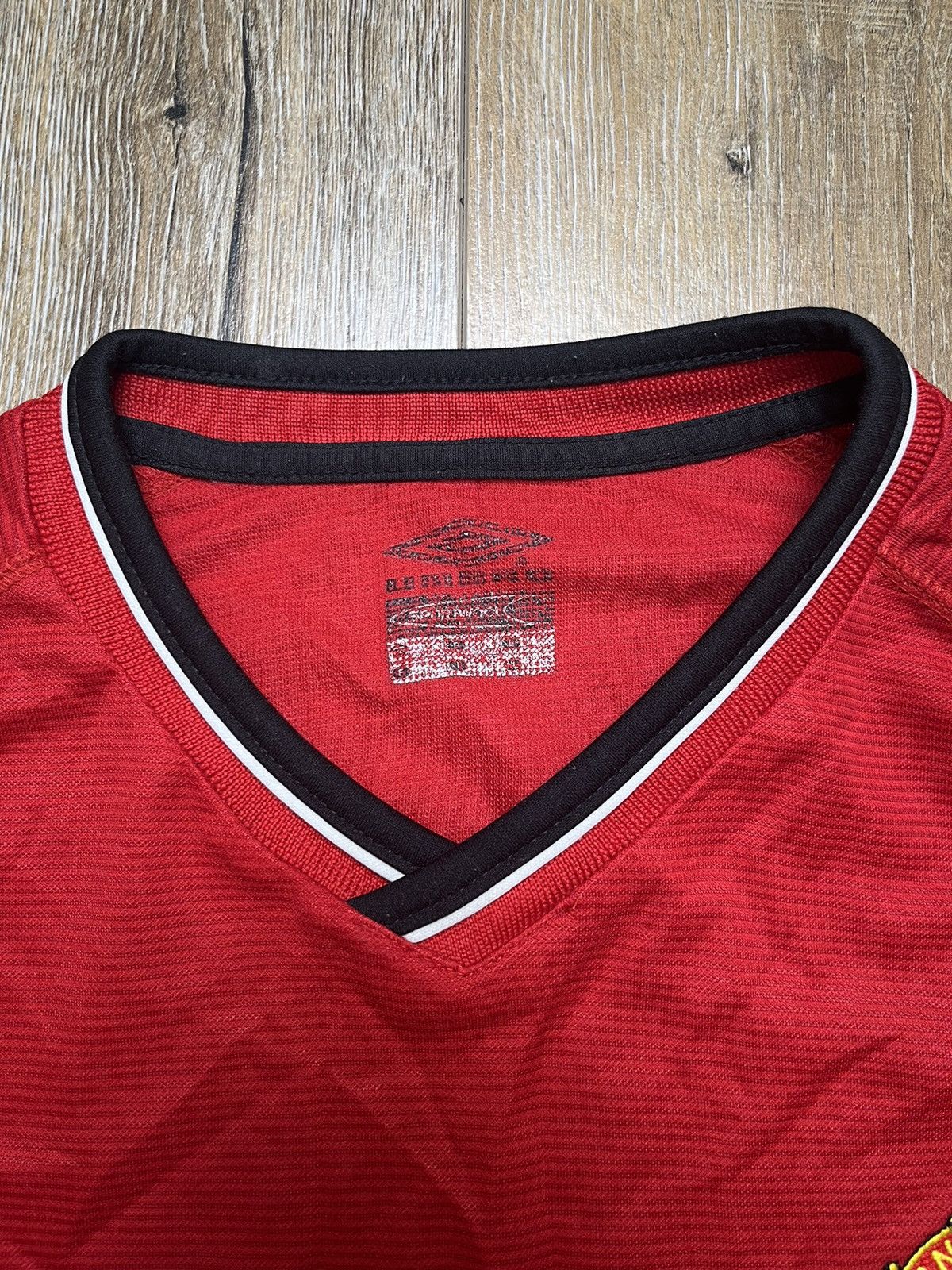 Other VINTAGE UMBRO MANCHESTER UNITED 2002 JERSEY Size US L / EU 52-54 / 3 - 5 Thumbnail