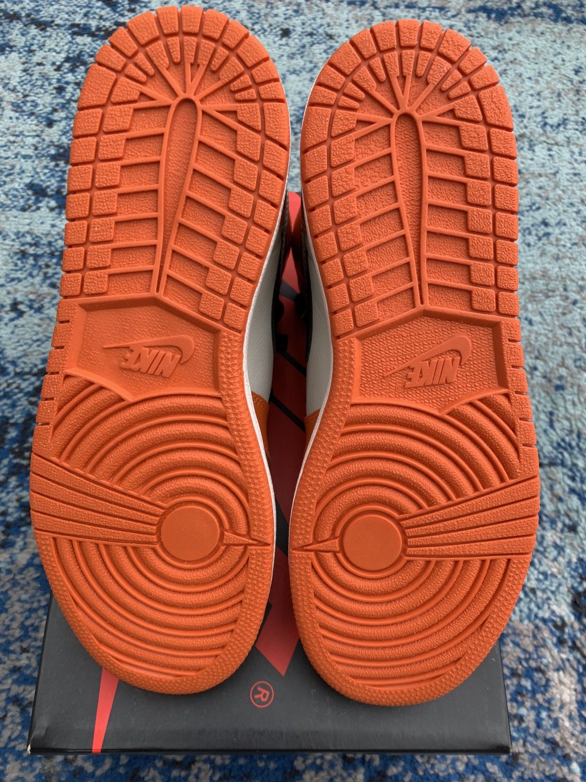 Jordan Brand Jordan 1 Reverse Shattered Backboard GS Size US 6 / EU 39 - 8 Thumbnail