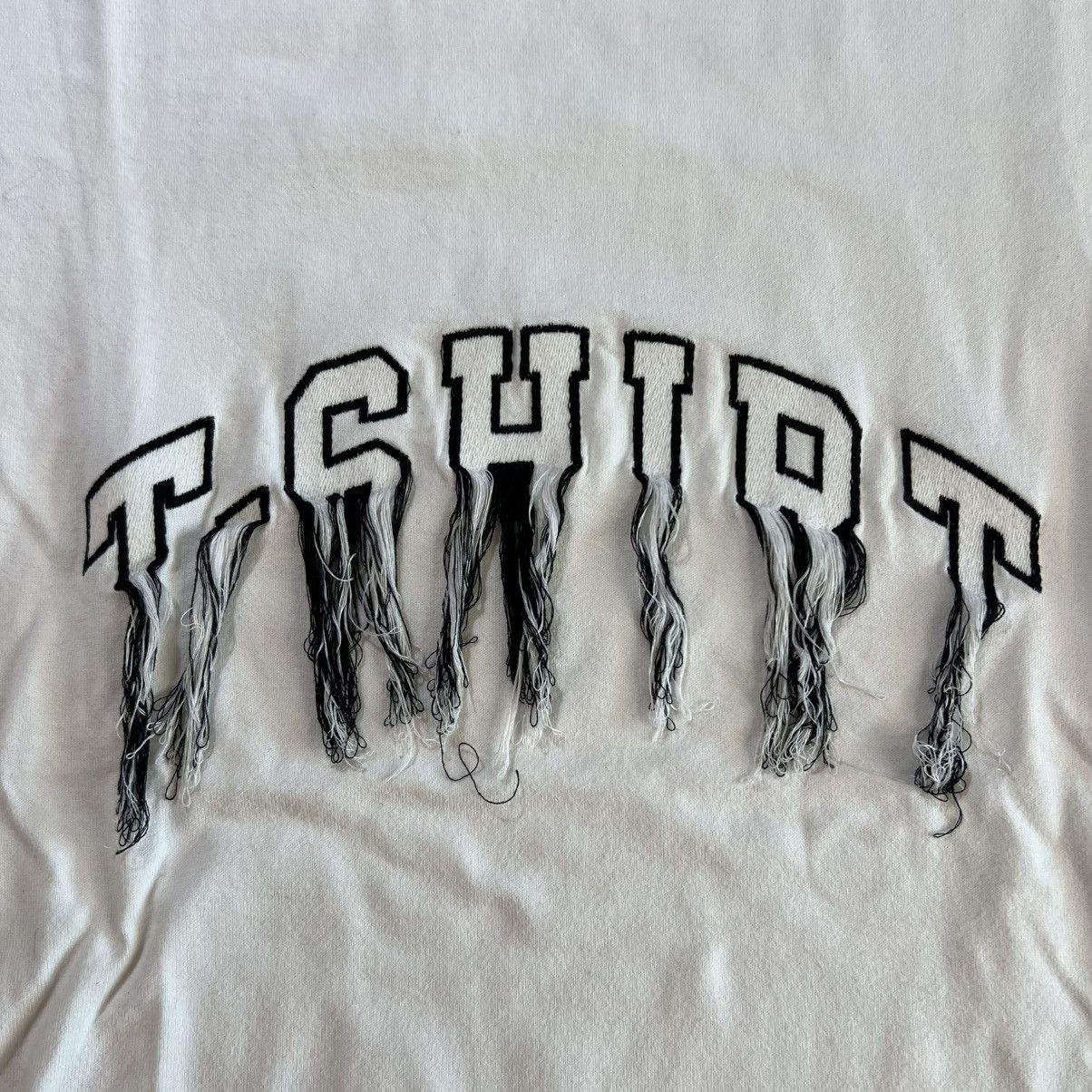 Doublet Doublet Japan Frayed Frying Embroidery Graphic T-Shirt Size US L / EU 52-54 / 3 - 3 Thumbnail