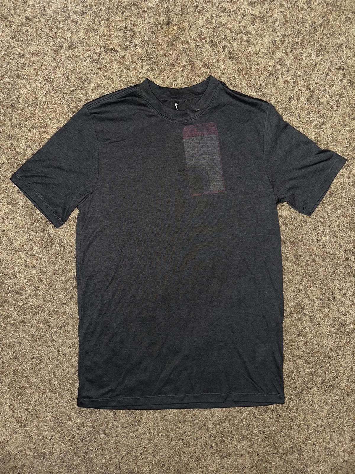 Nike Nike x MMW Men's Anthracite Short Sleeve Running Top Sample Size US M / EU 48-50 / 2 - 1 Thumbnail