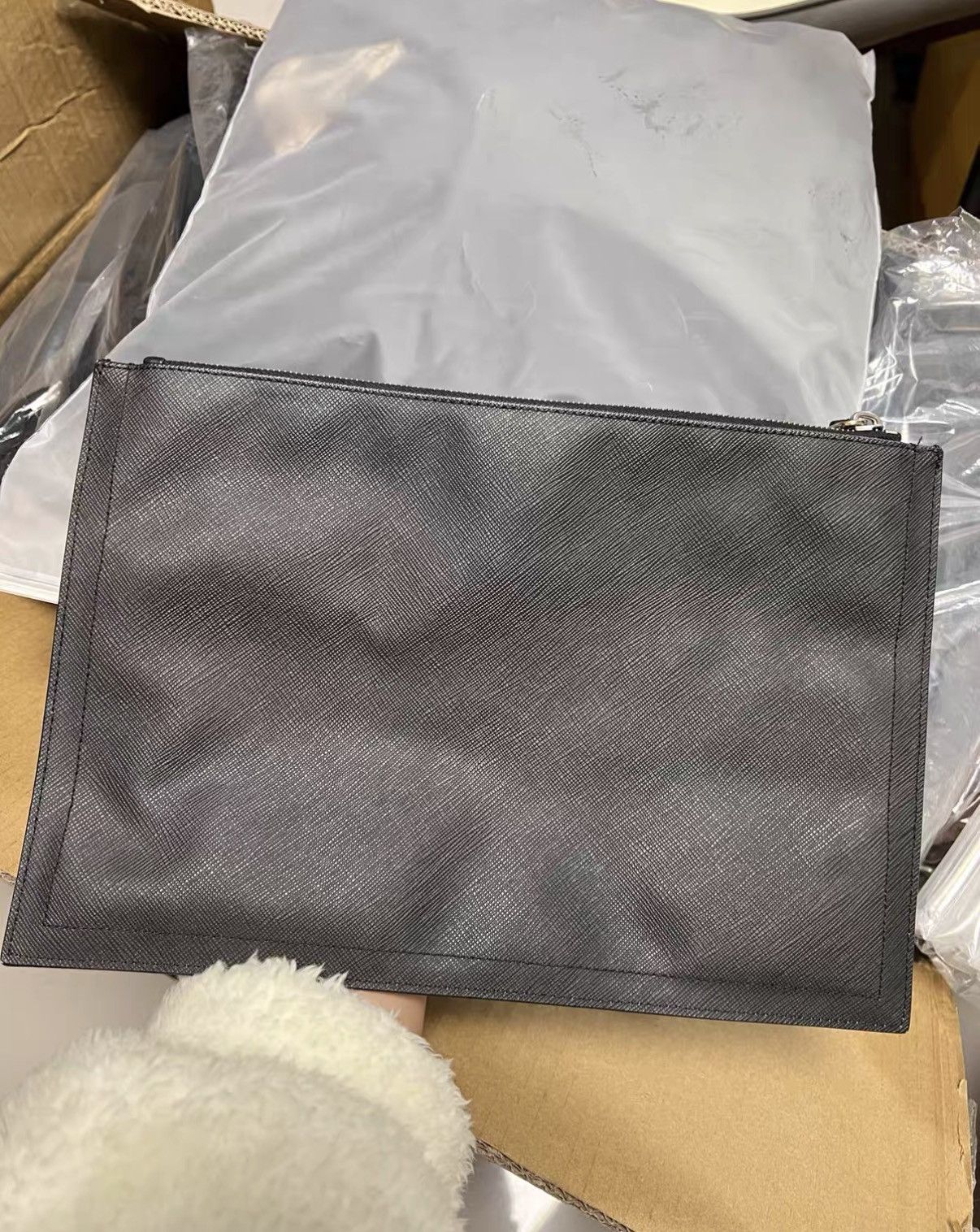 Givenchy Givenchy Clutch Bag J42 Size ONE SIZE - 2 Thumbnail