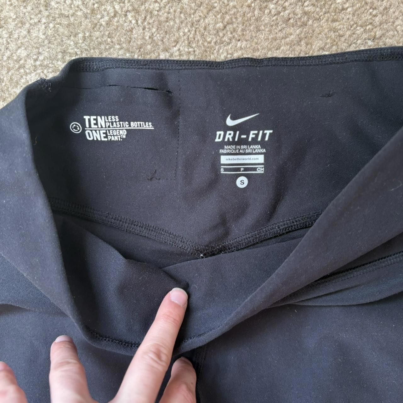 Nike Nike Capri Yoga Pants Size 28" / US 6 / IT 42 - 3 Thumbnail