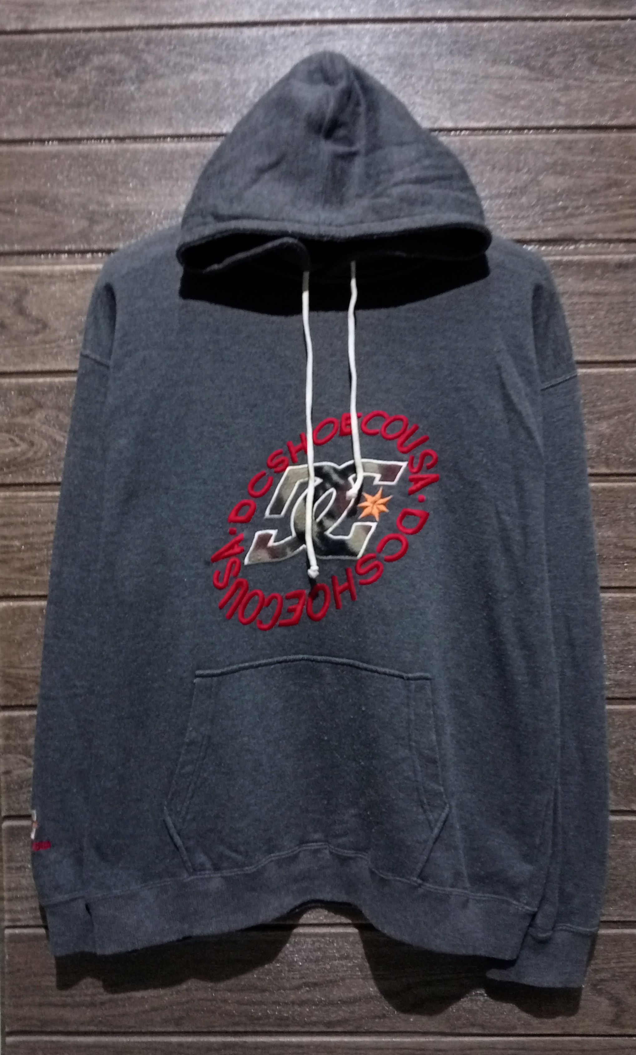 DC Vintage DCShoeCoUSA Embroidery Pullover Hoodie Size US XL / EU 56 / 4 - 1 Thumbnail
