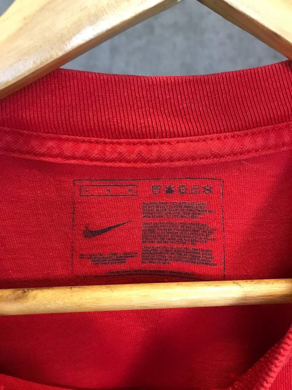 Nike × Vintage Nike Basketball swoosh vintage center logo tee Size US M / EU 48-50 / 2 - 4 Thumbnail