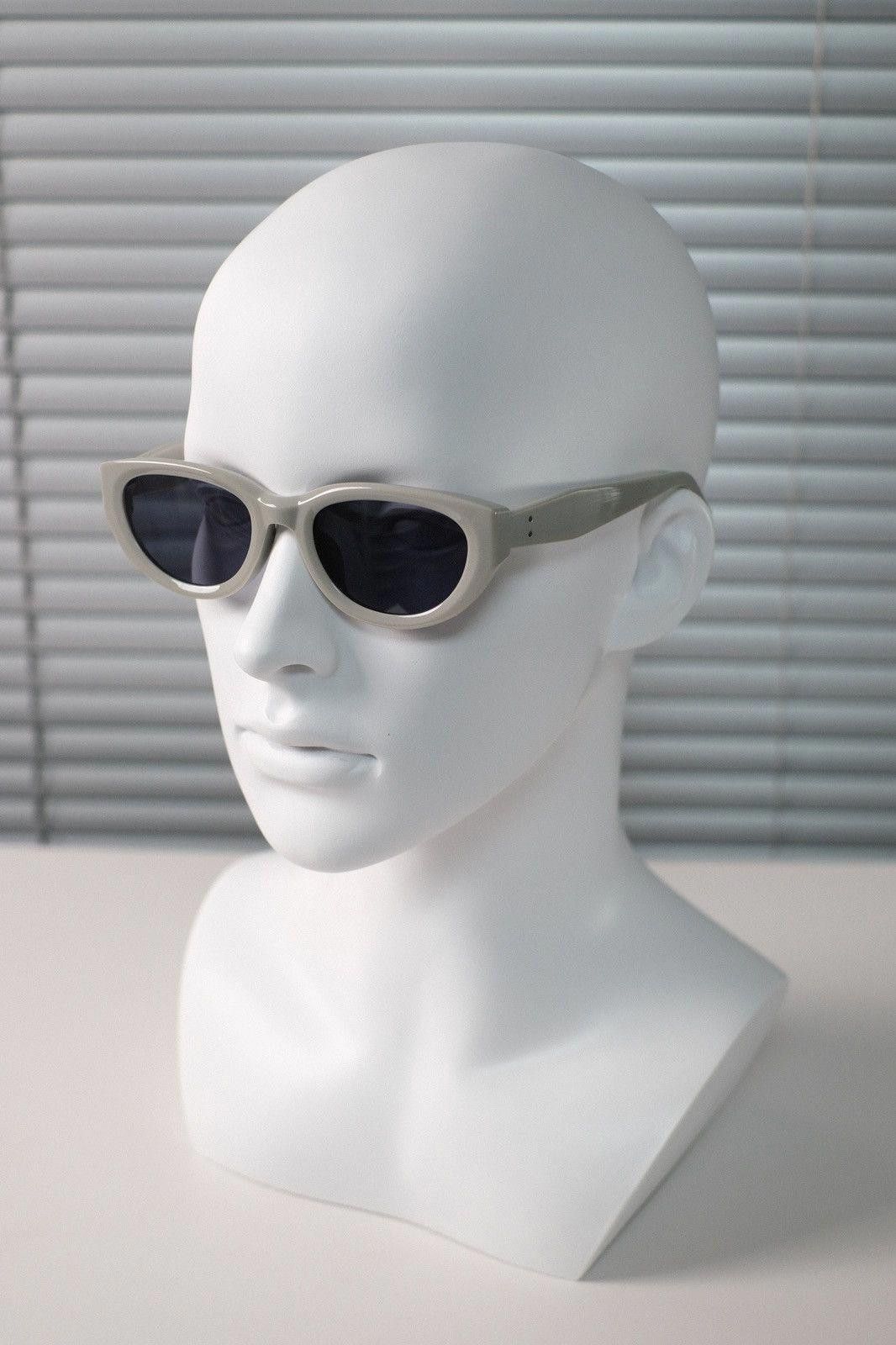 Japanese Brand Vtg Vintage Y2k Avant Garde Cat Eye Gray Sunglasses Unisex Size ONE SIZE - 1 Thumbnail