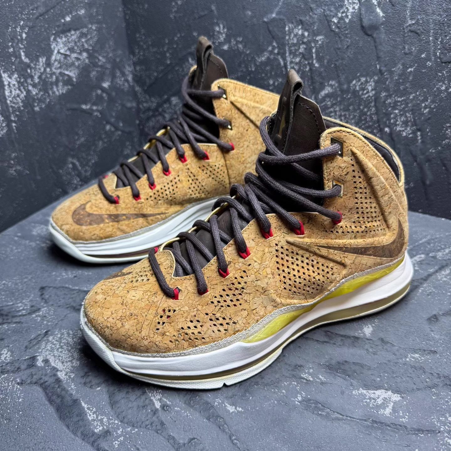 Nike Nike LeBron 10 EXT Cork Q10 Size US 7 / EU 40 - 1 Thumbnail